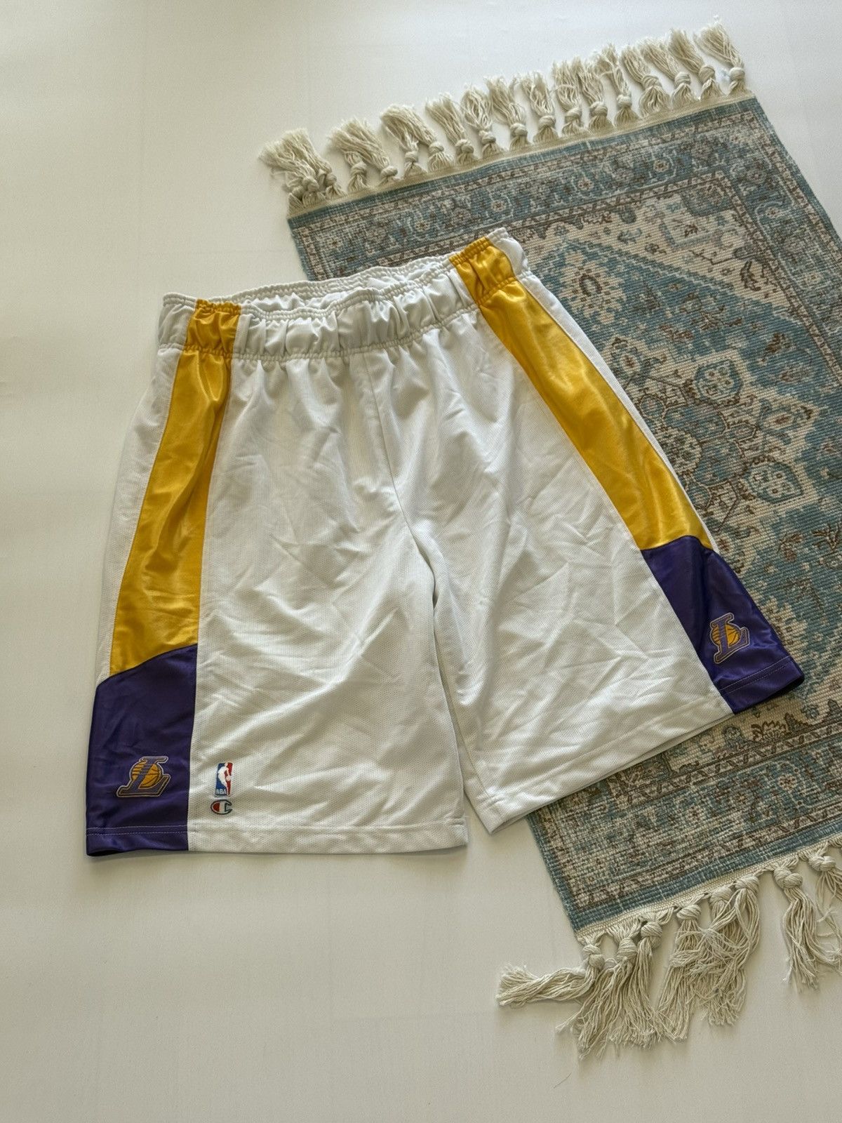 Champion Vintage 90s LA Lakers NBA Champion Basketball Shorts Size XL Size US 36 / EU 52 - 1 Thumbnail
