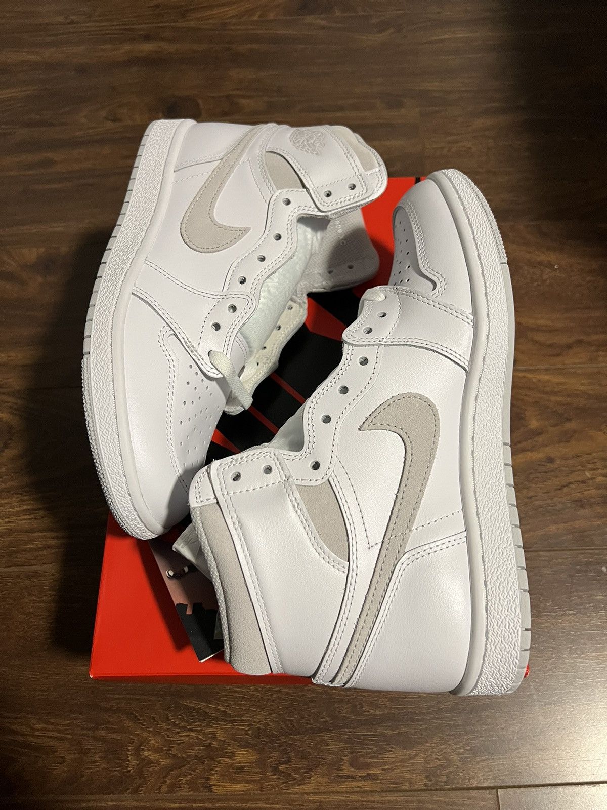 Jordan Brand Air Jordan 1 ‘85 OG Neutral Grey US Size 9 Size US 9 / EU 42 - 3 Thumbnail