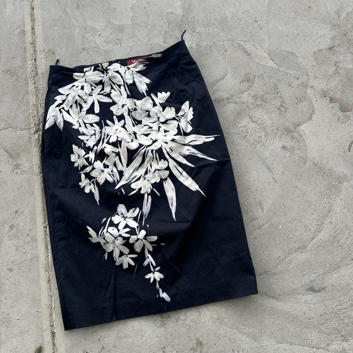 Max Mara Max Mara Women's Midi Skirt Blue Floral Midi A-Line Size M Size 27" / US 4 / IT 40 - 3 Thumbnail