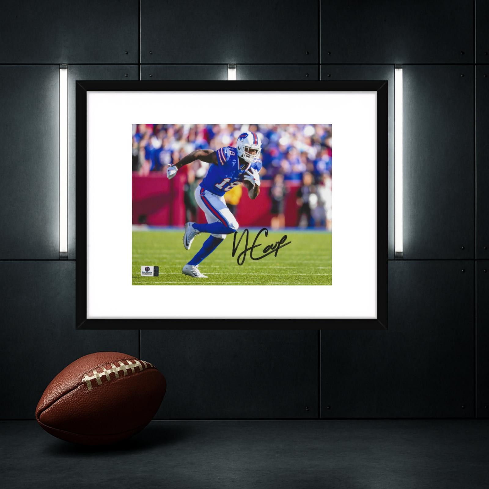 Other Amari Cooper Autographed 8x10 Photo With COA W/Frame Size ONE SIZE - 1 Thumbnail