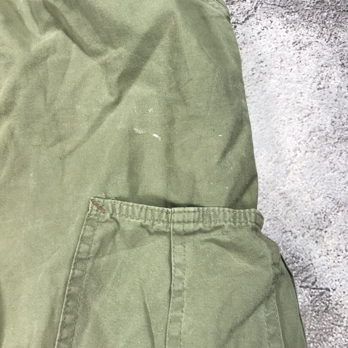 Vintage Vintage 90s Baggy Cargo Pants Faded Olive Grunge Y2K Logo 34 Size US 34 / EU 50 - 4 Thumbnail