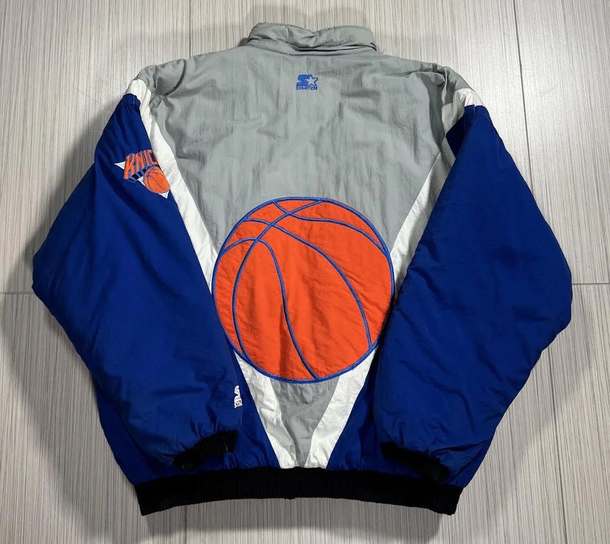 Vintage Starter New York Knicks Grey / Blue Jacket (Size XL)