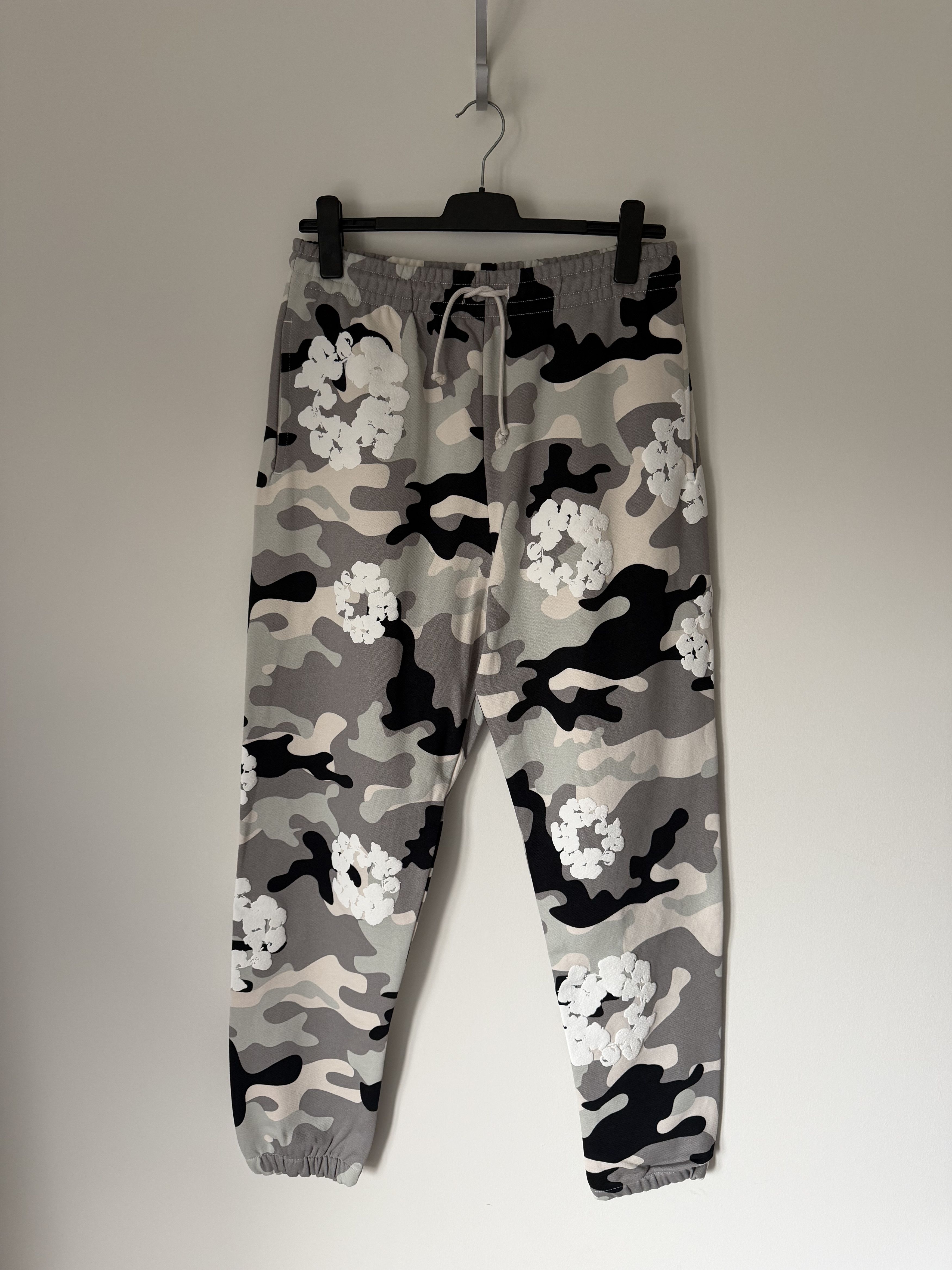 Denim Tears Cotton Wreath Sweatpants in Snow Camo