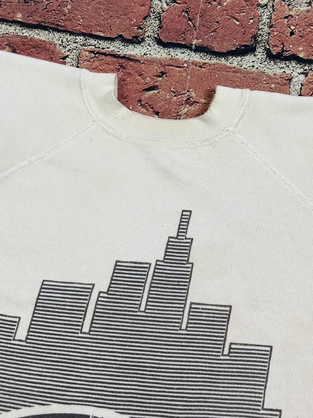 Vintage Vintage 80s RADIO CITY MUSIC HALL ROCKETTES Sweatshirt NYC Size US L / EU 52-54 / 3 - 12 Thumbnail