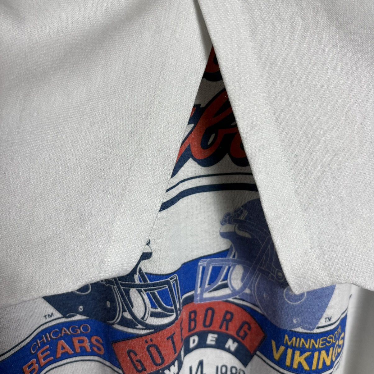 NFL × Vintage Vintage 80s NFL Bears Vs Vikings Volvo T-Shirt Size US XL / EU 56 / 4 - 3 Thumbnail