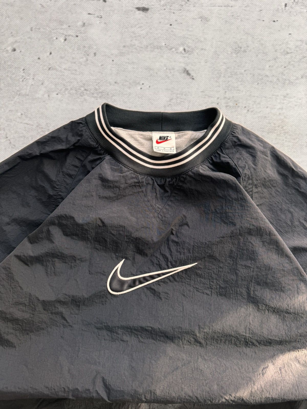 Nike × Vintage NIKE VINTAGE NYLON CENTER LOGO OVERSIZE BOXY SWEATSHIRT Size US M / EU 48-50 / 2 - 3 Thumbnail