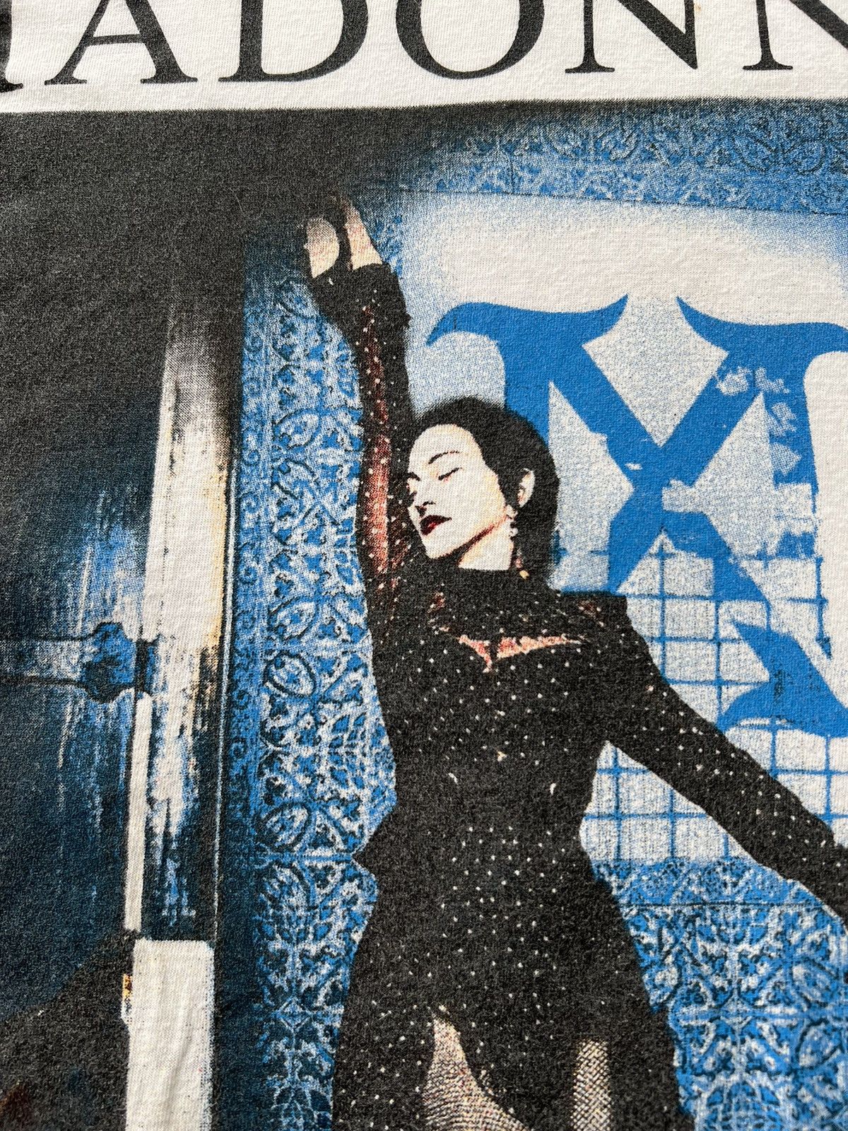 Band Tees Vintage 2000s Madonna Pop Rock Music Long Sleeve T-shirt Size US XL / EU 56 / 4 - 5 Thumbnail