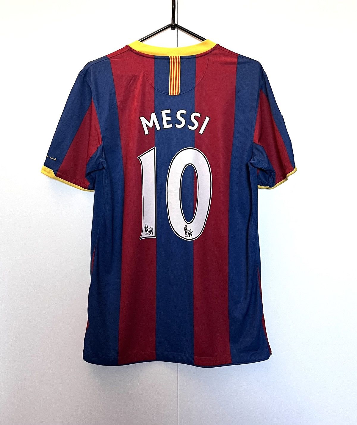 Nike Messi Barcelona 2010 2011 Home Soccer Jersey Shirt M Size US M / EU 48-50 / 2 - 2 Thumbnail