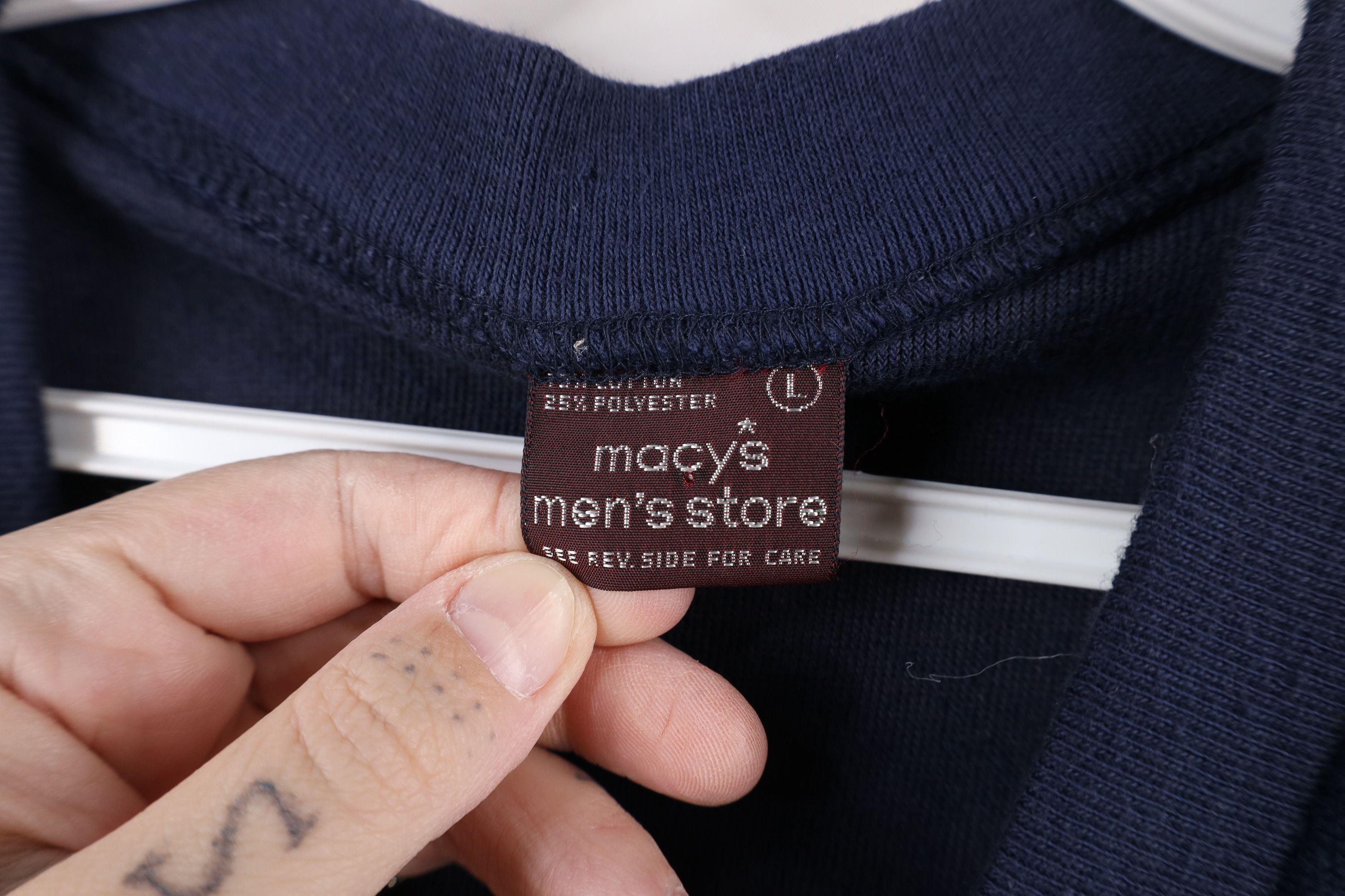 Vintage Vintage 70s Macys Velvet Velour V-Neck Sweater Navy Blue Size US L / EU 52-54 / 3 - 4 Thumbnail