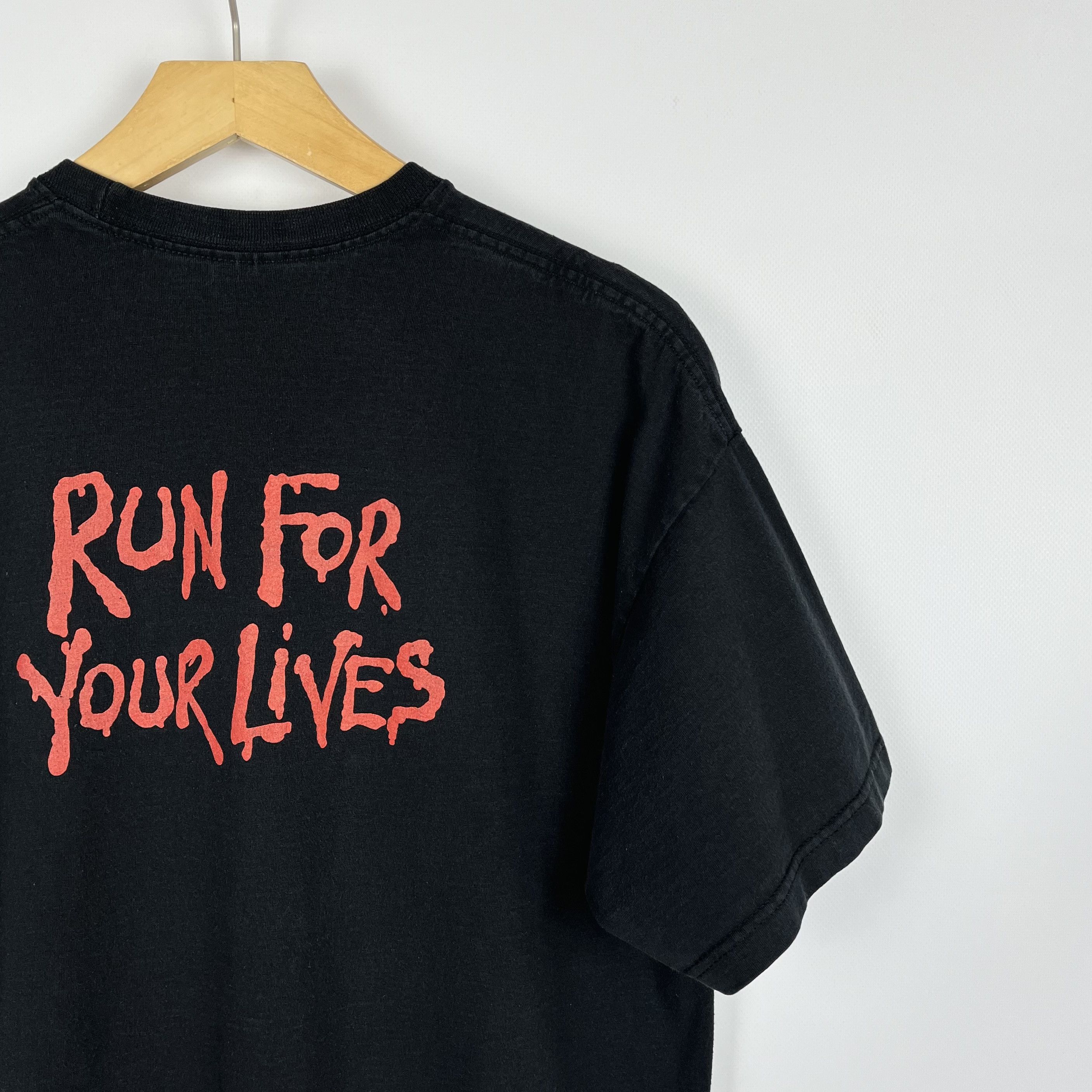 Band Tees Vintage Iron Maiden Run To The Hills Rock Band T Shirt 2005 Size US L / EU 52-54 / 3 - 16 Thumbnail