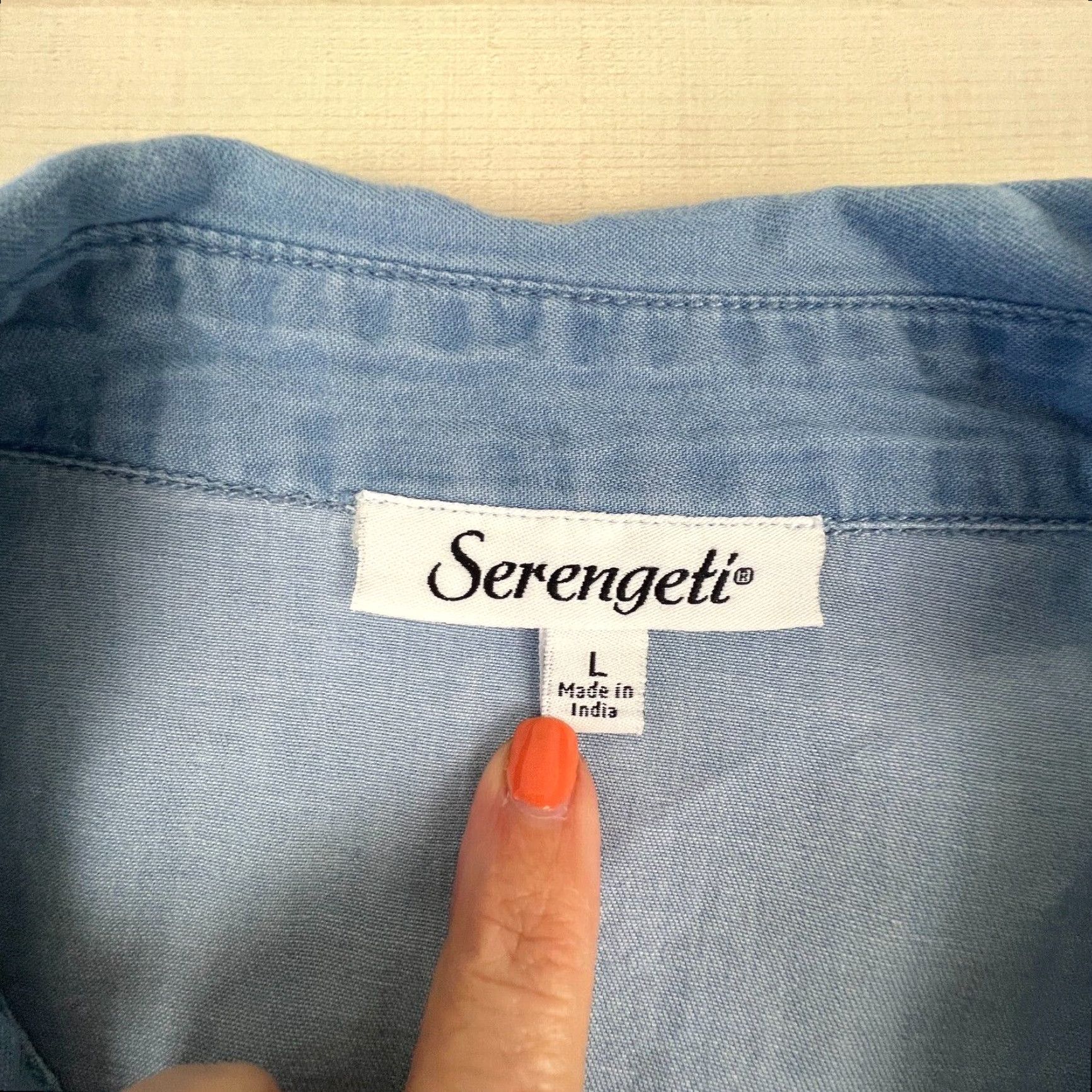 Vintage Serengeti Womens Large Blue Chambray Button Up Shirt Size L / US 10 / IT 46 - 3 Thumbnail