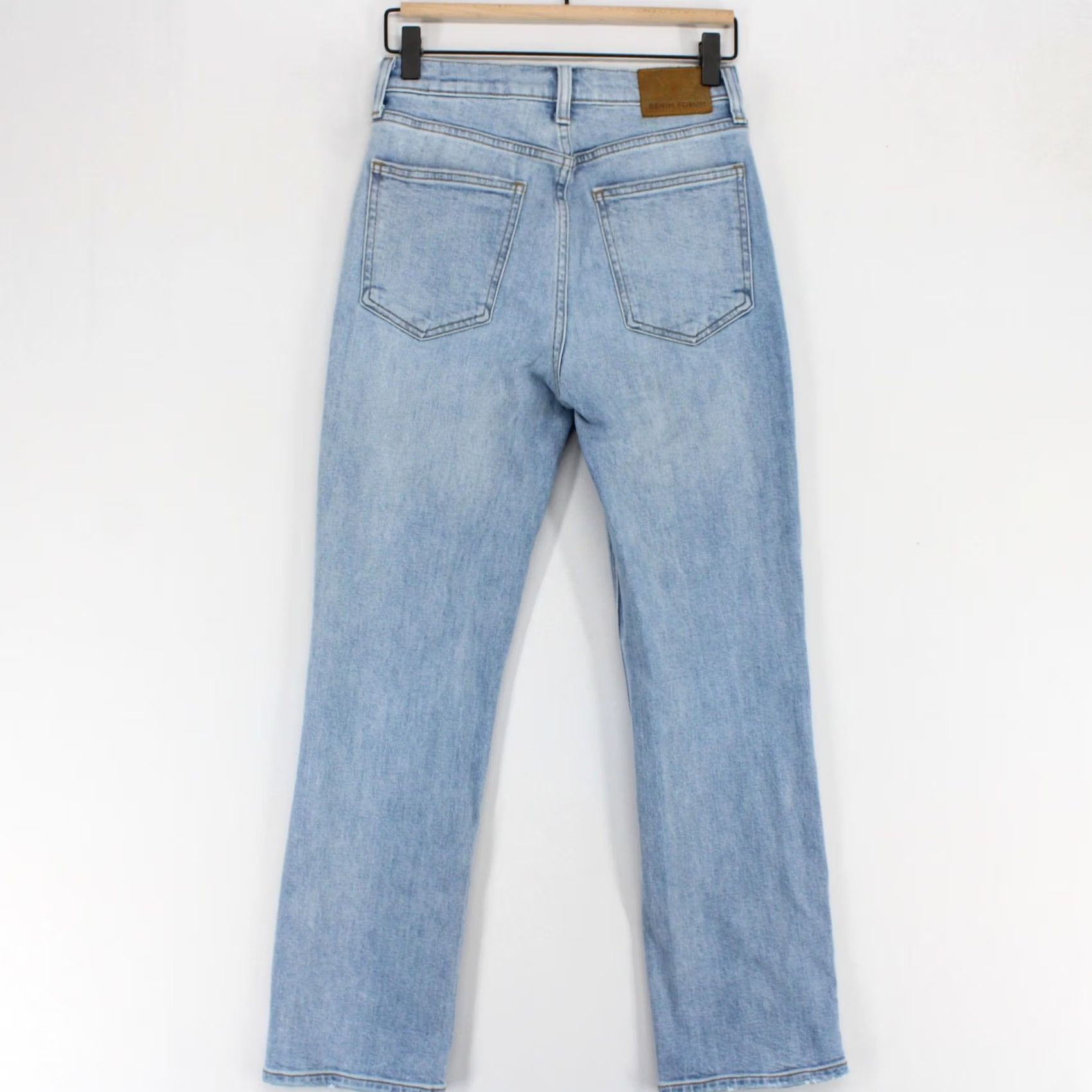 Aritzia Aritzia Straight Womens 26 Blue Denim Forum Arlo Jean Light High Rise Button Fly Size 26" / US 2 / IT 38 - 3 Thumbnail