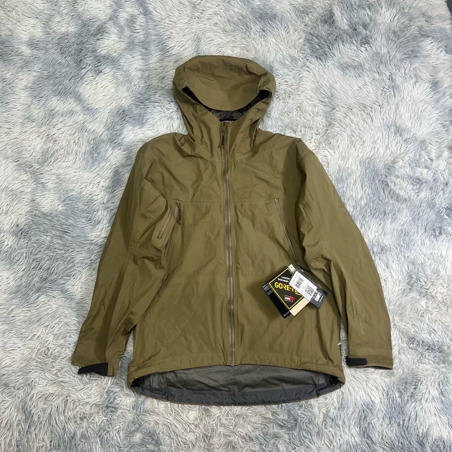 Arc'teryx Arcteryx Alpha Jacket LT Gen2 Leaf Size US L / EU 52-54 / 3 - 1 Thumbnail