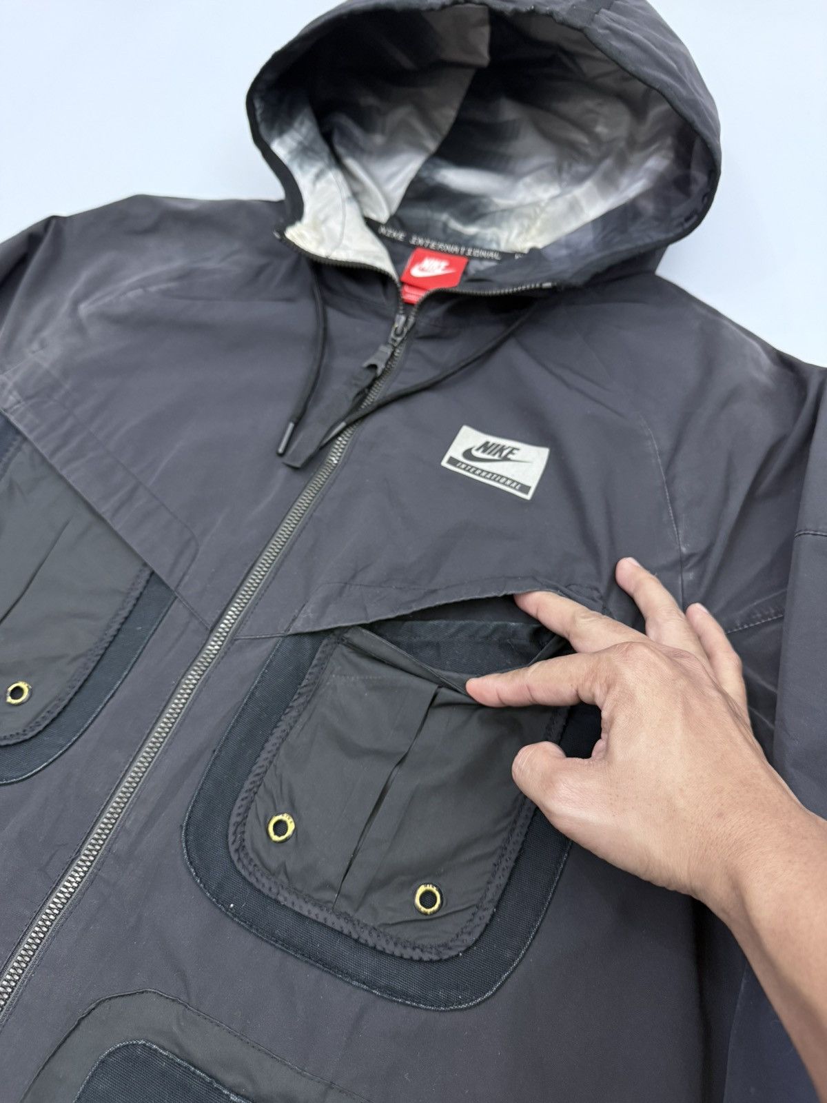 Nike 2015 NIKE INTERNATIONAL Windrunner Multipockets Jacket Size US L / EU 52-54 / 3 - 5 Thumbnail