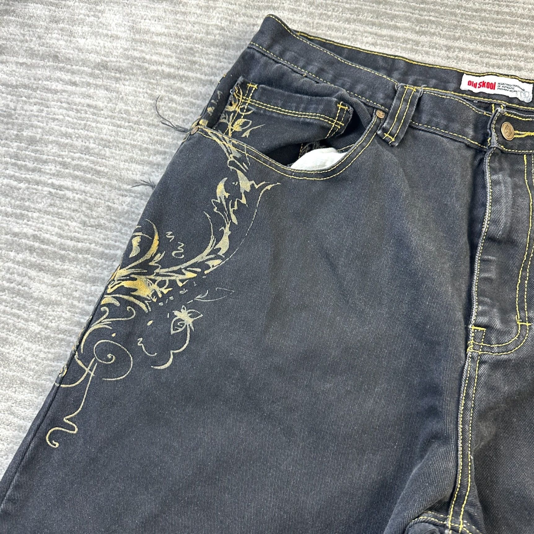 Vintage VINTAGE Old Skool Urban Royale Jeans Shorts Mens 40 Black Denim Short 13 In Inseam 90s Hip Hop Baggy Jorts Chino Logo Size US 40 / EU 56 - 6 Thumbnail