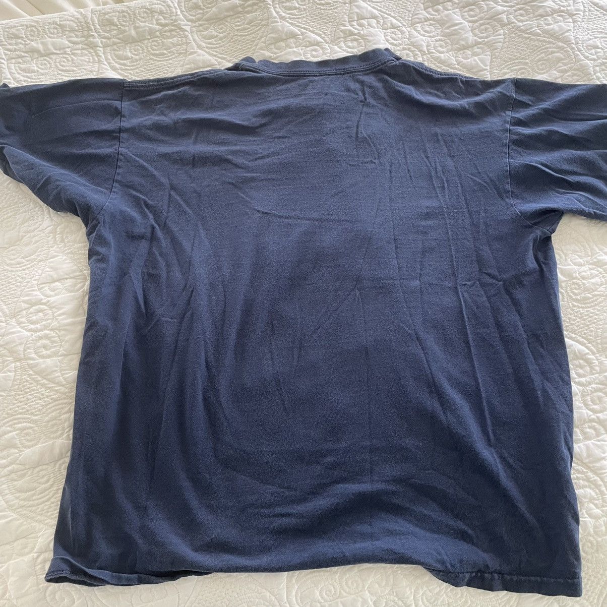 Nike Vintage Nike Uconn Center Swoosh Tee Size US M / EU 48-50 / 2 - 2 Thumbnail