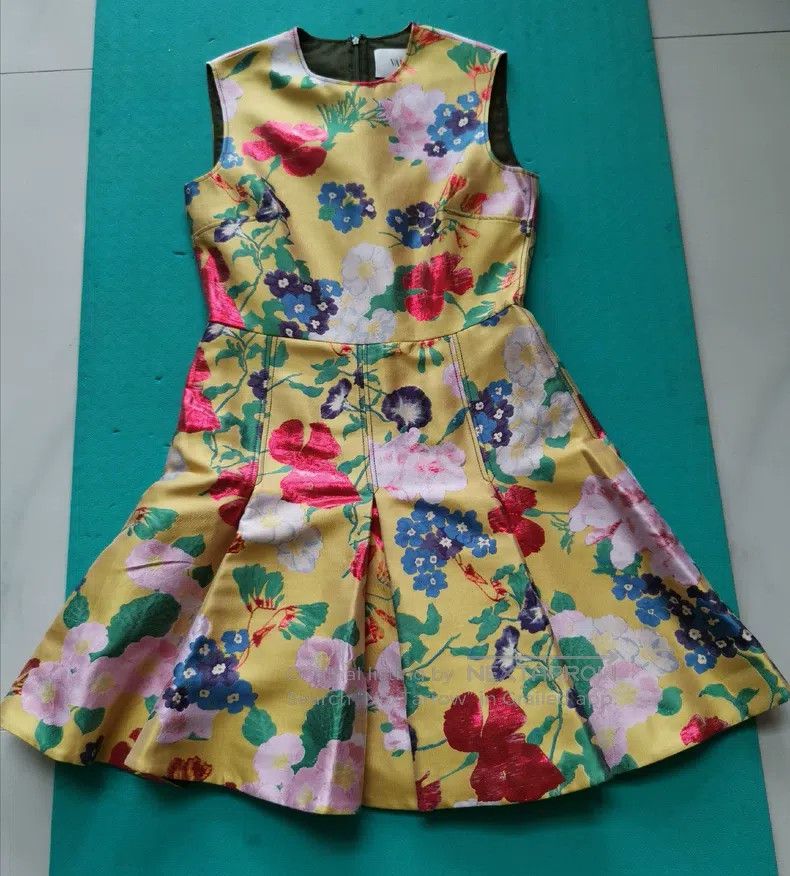 Valentino Valentino A brocade vest and a large swing dress Size S / US 4 / IT 40 - 1 Thumbnail