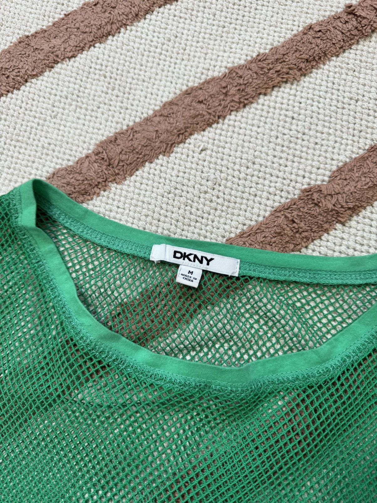 DKNY VINTAGE DONNA KARAN Y2K MESH CROPPED TEE Size M / US 6-8 / IT 42-44 - 3 Thumbnail