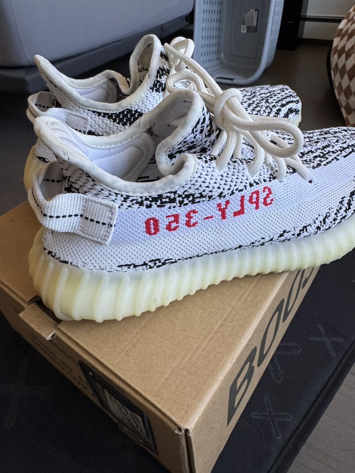 Adidas × Yeezy Adidas Yeezy Boost 350 V2 zebra sz 6Y Size US 6 / EU 39 - 4 Thumbnail