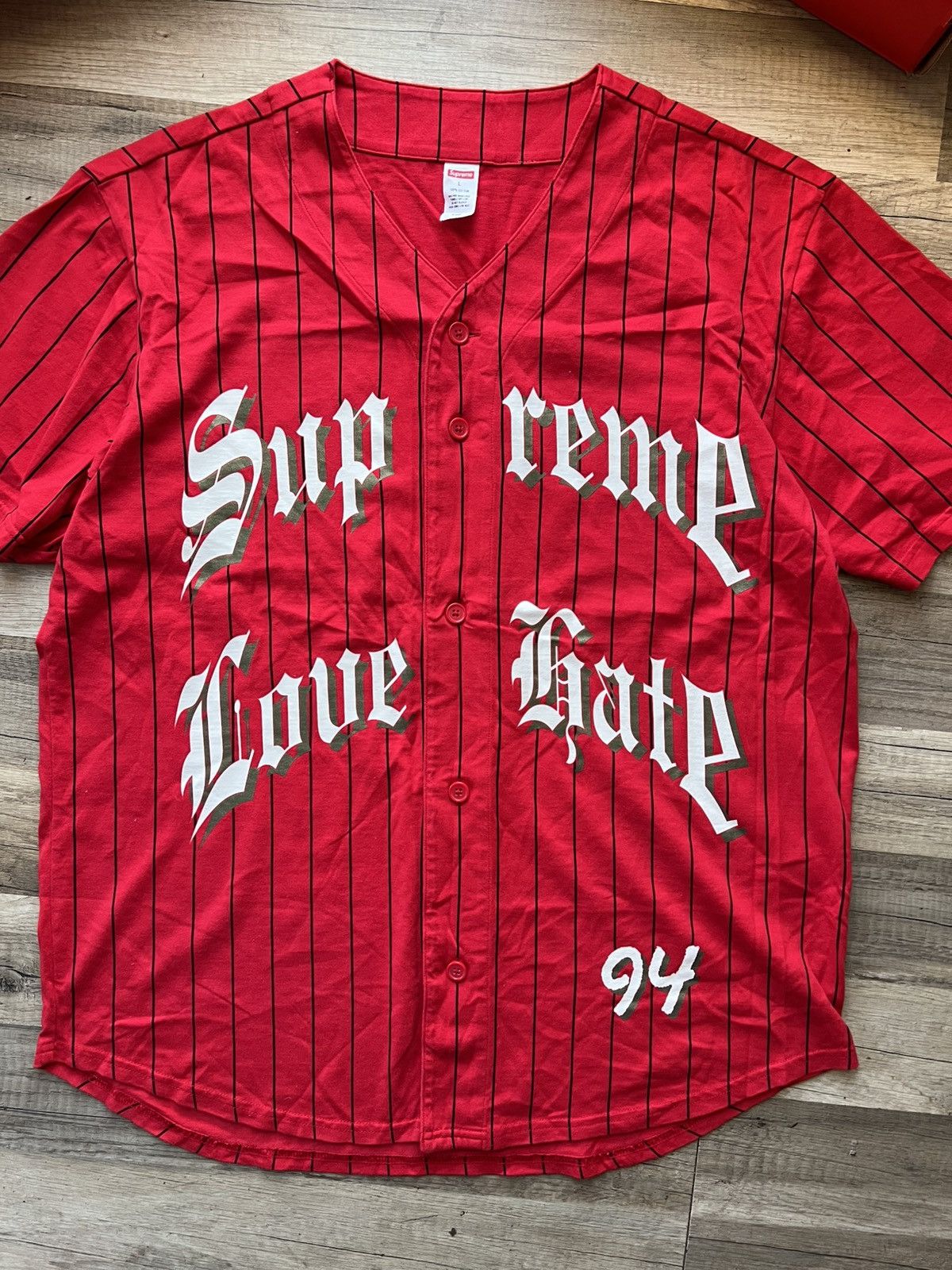 Supreme Supreme Love Hate Red Baseball Jersey size L Button up 2019 Size US L / EU 52-54 / 3 - 3 Thumbnail