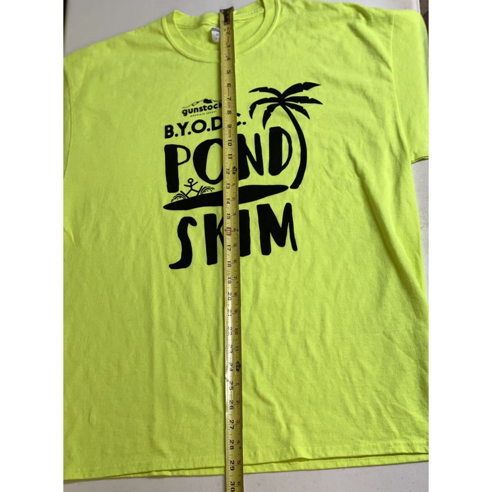 Port & Company Mens XL T-shirt Ski Gunstock Mountain Pond Skim Yellow Short Sleeve bum Size US XL / EU 56 / 4 - 7 Thumbnail