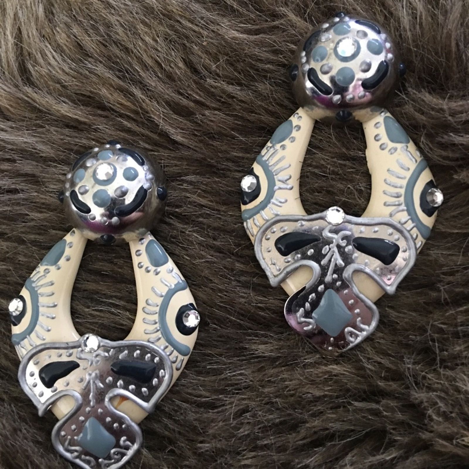 Vintage Vintage large hand painted statement earrings Size ONE SIZE - 1 Thumbnail