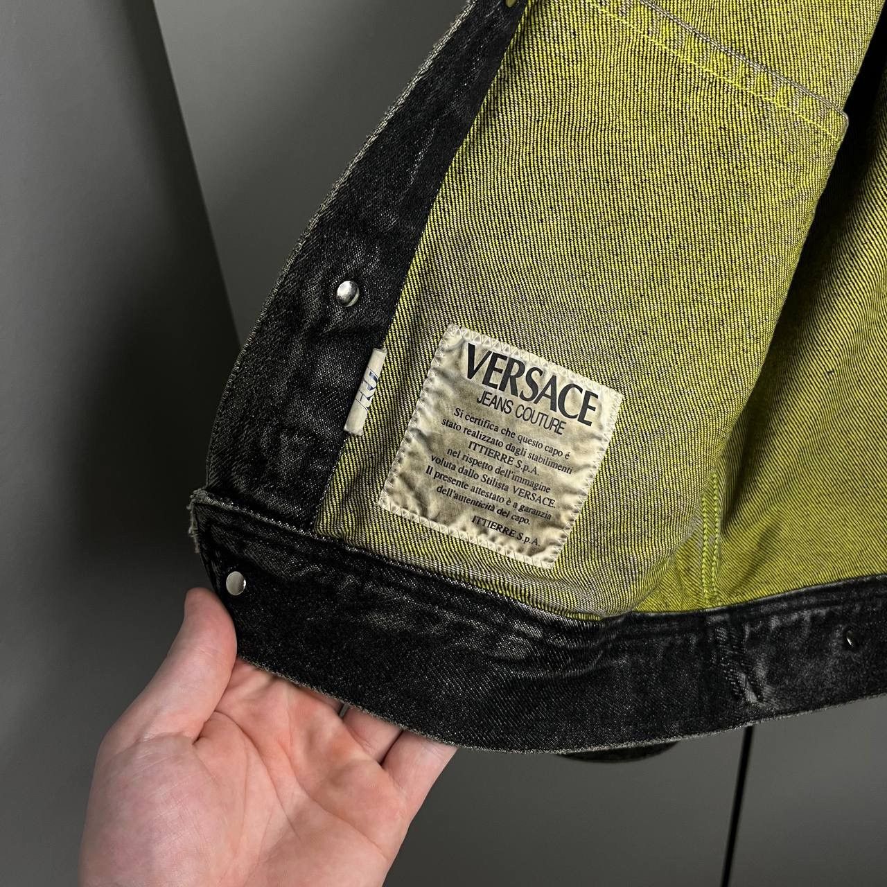Japanese Brand × Versace Jeans Couture Vintage Versace Black Denim Jacket Size US M / EU 48-50 / 2 - 6 Thumbnail