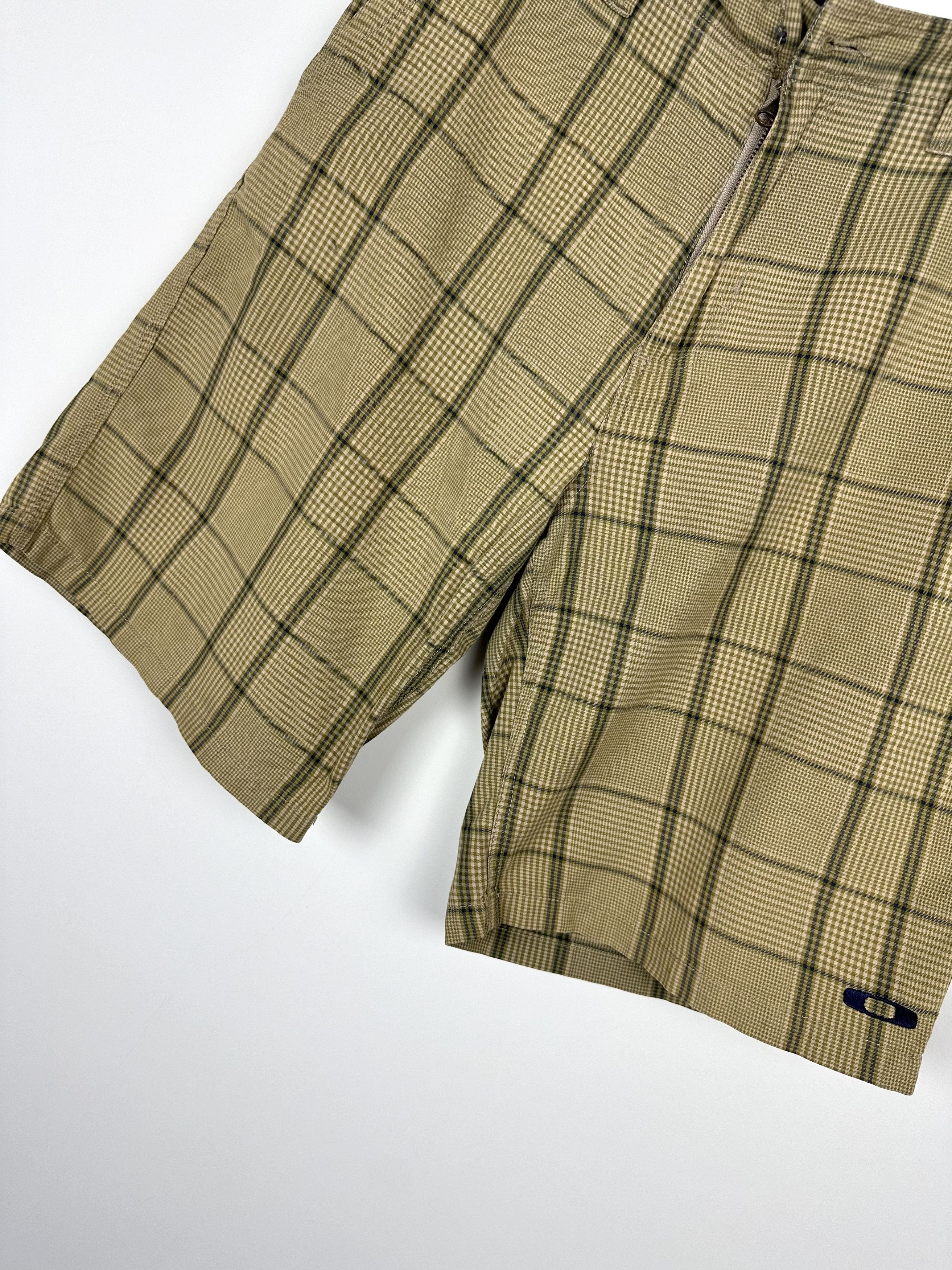Oakley Vintage Oakley mens checked shorts Size US 34 / EU 50 - 3 Thumbnail