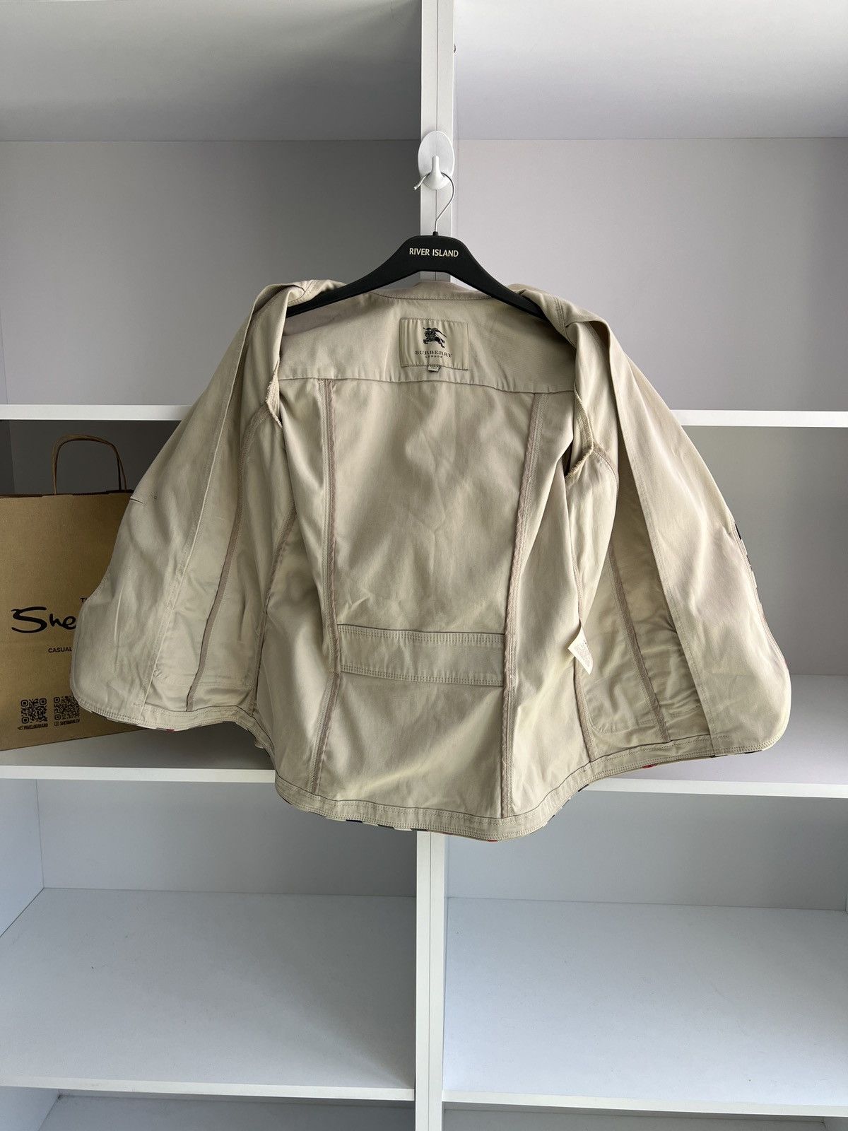 Burberry × Vintage Vintage Burberry Women’s Beige Blazer Size M / US 6-8 / IT 42-44 - 8 Thumbnail
