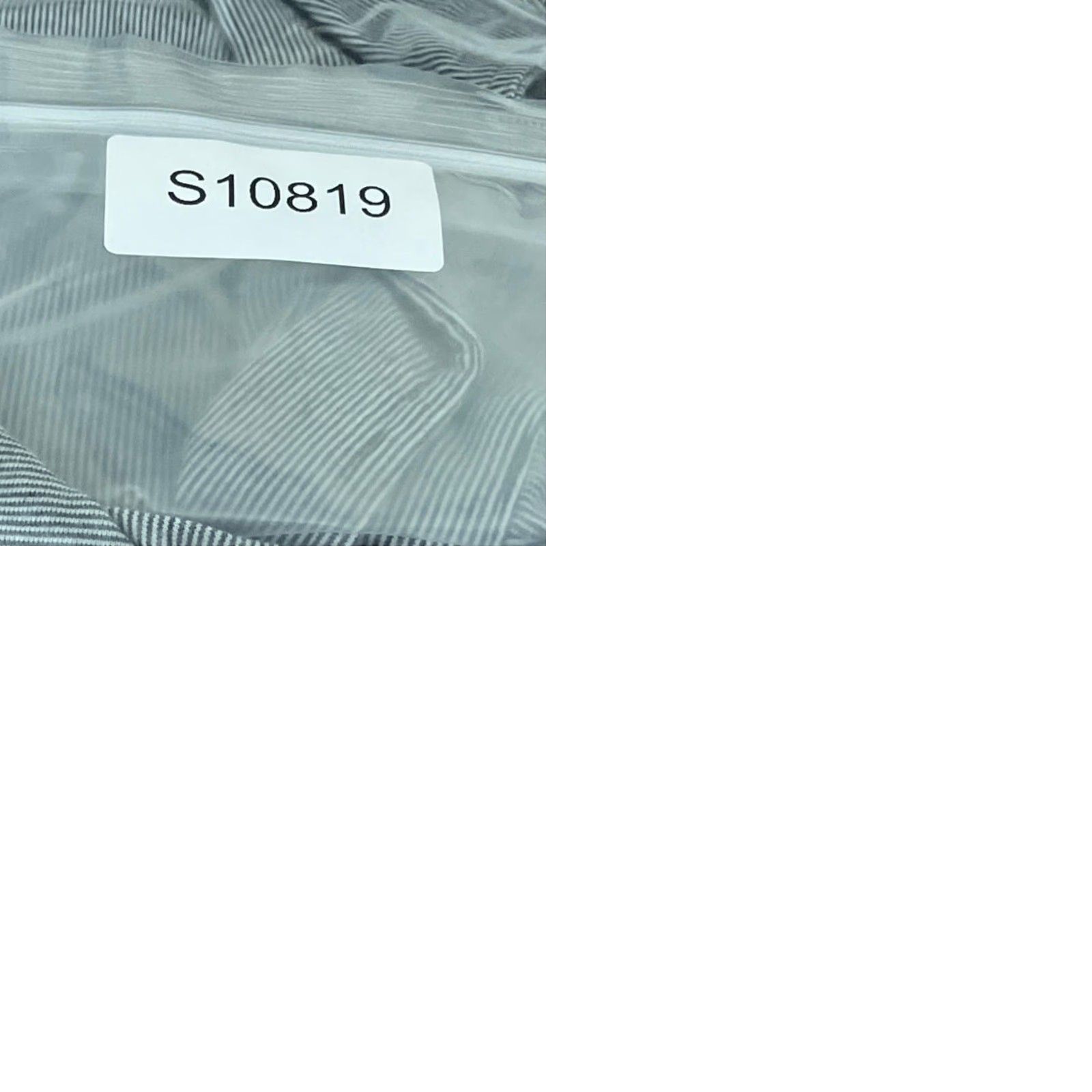 Vintage F & G Tech Mens Shirt Gray White Striped Collared Long Sleeve Henley Stretch XL Shirt Mens Gray White Striped Henley XL Size US XL / EU 56 / 4 - 9 Thumbnail