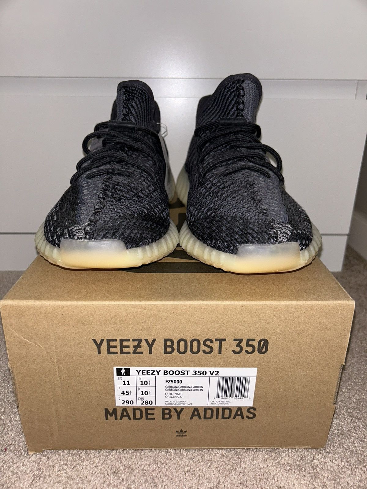 Adidas Yeezy Boost 350 V2 Carbon Size US 11 / EU 44 - 2 Thumbnail