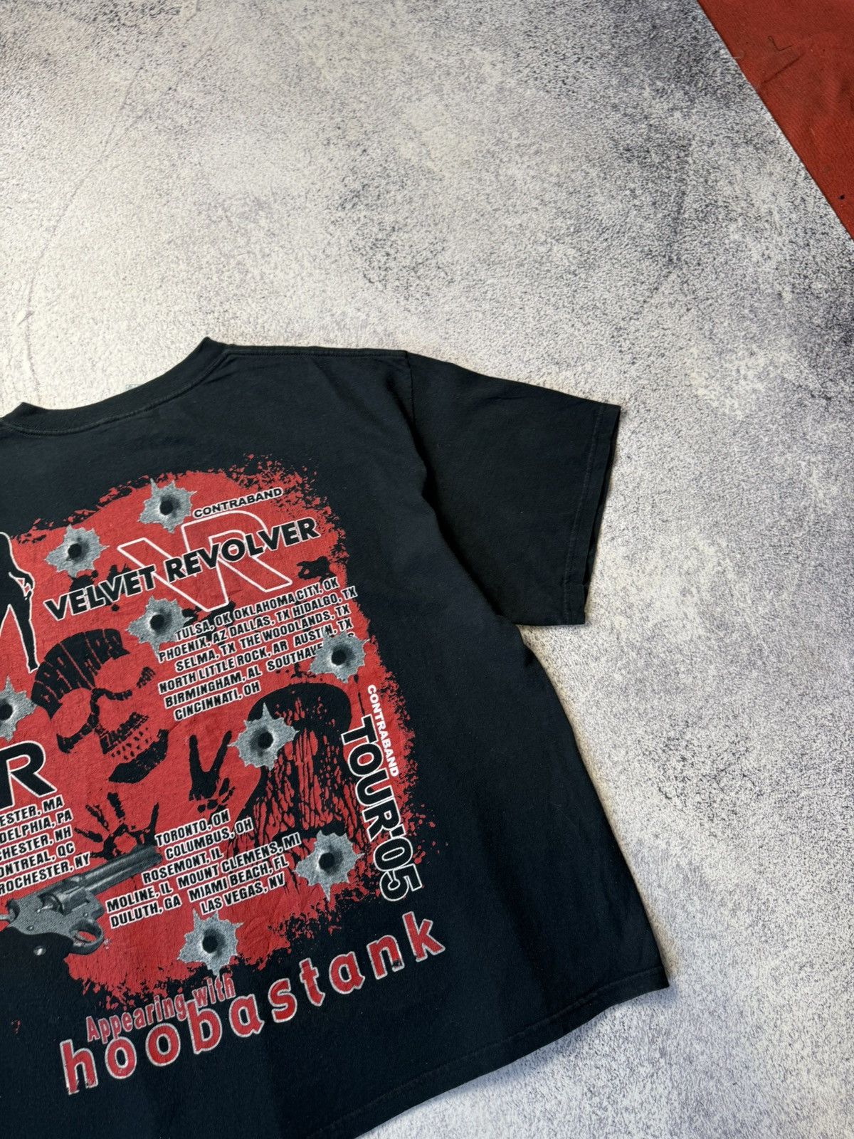 Band Tees Vintage Contraband Velvet Revolver Tour’05 T Shirt Size US XL / EU 56 / 4 - 21 Thumbnail