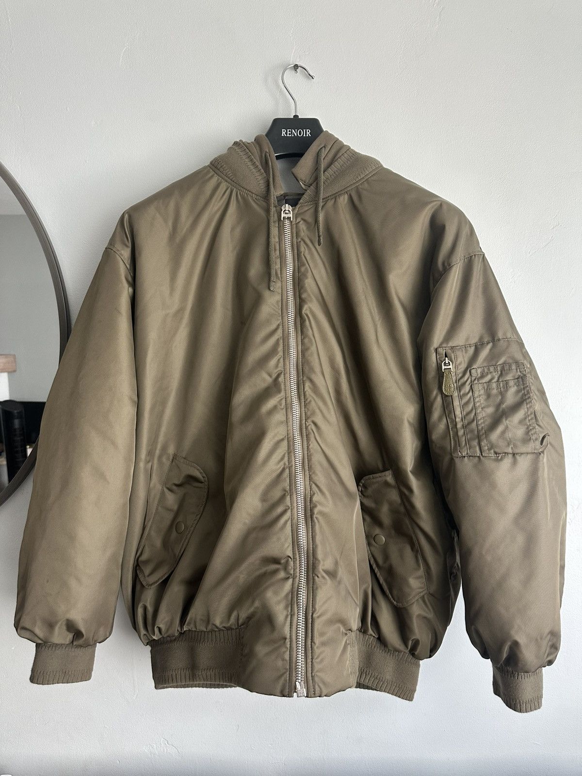 Givenchy Givenchy oversized bomber runway spring23 Size US M / EU 48-50 / 2 - 1 Thumbnail