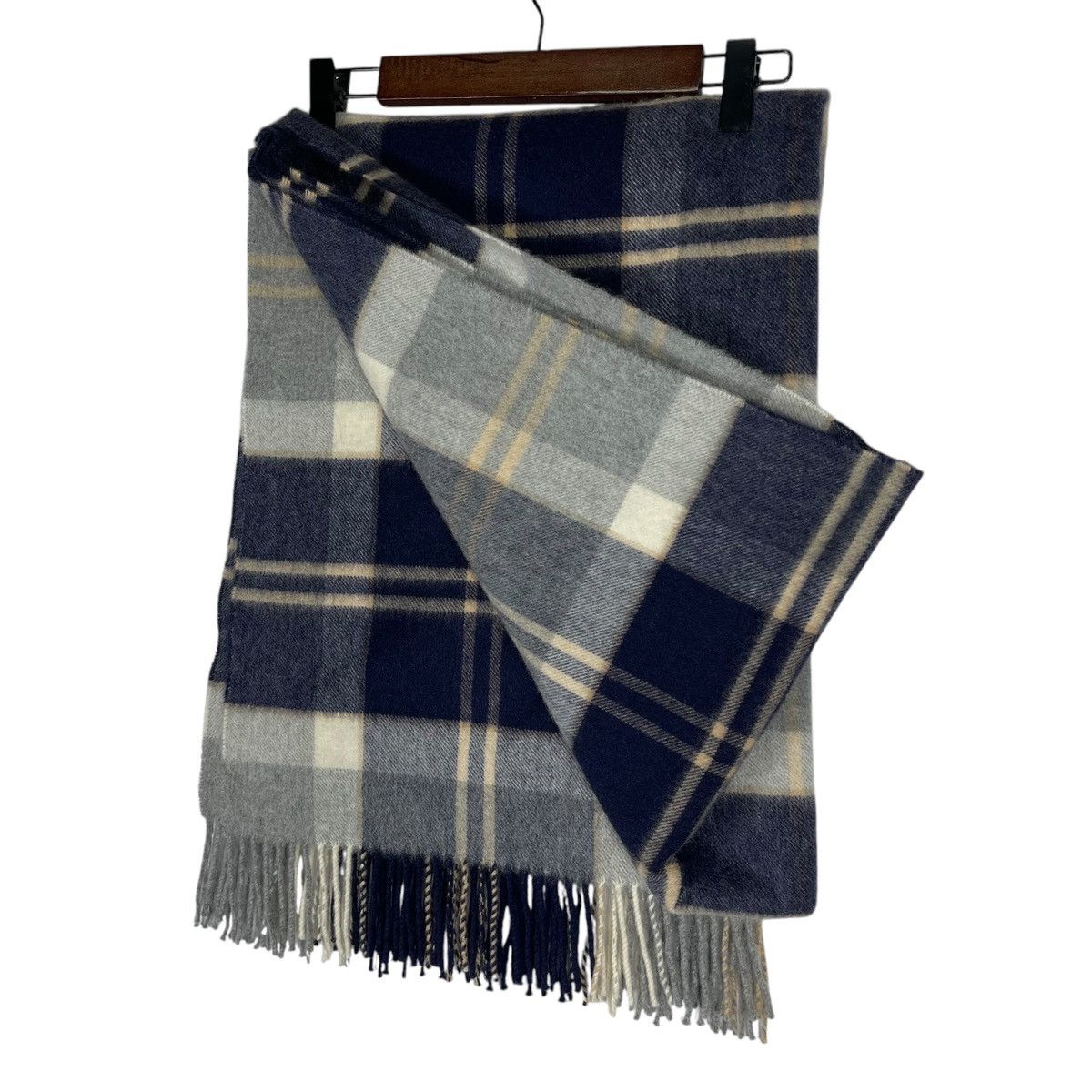 Johnstons Of Elgin Vintage Johnston Of Elgin Large Scarf Muffler Size ONE SIZE - 7 Thumbnail