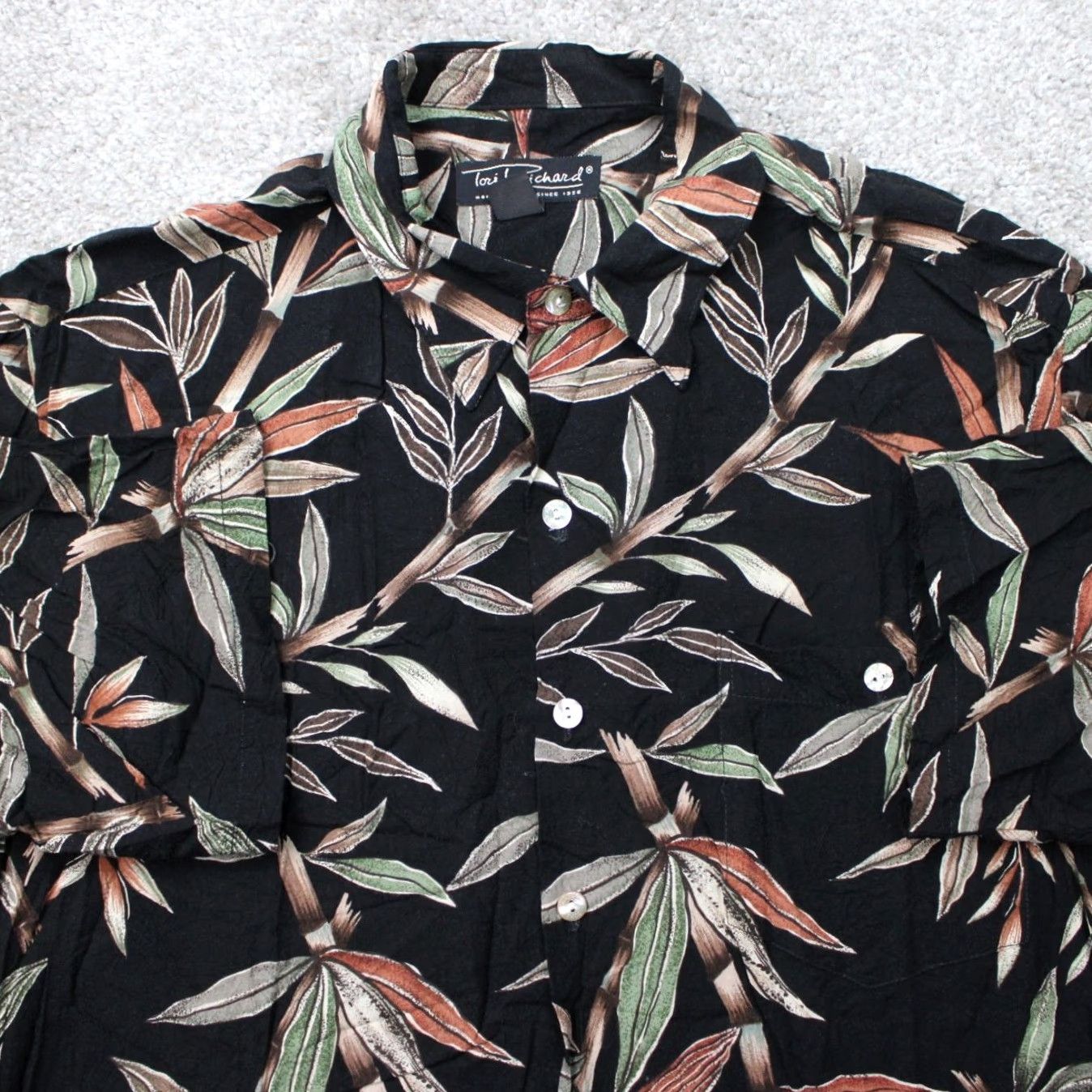 Tori Richard Tori Richard Shirt Mens Medium Black Floral 100% Viscose Short Sleeve Hawaiian Shirt Size US M / EU 48-50 / 2 - 2 Thumbnail