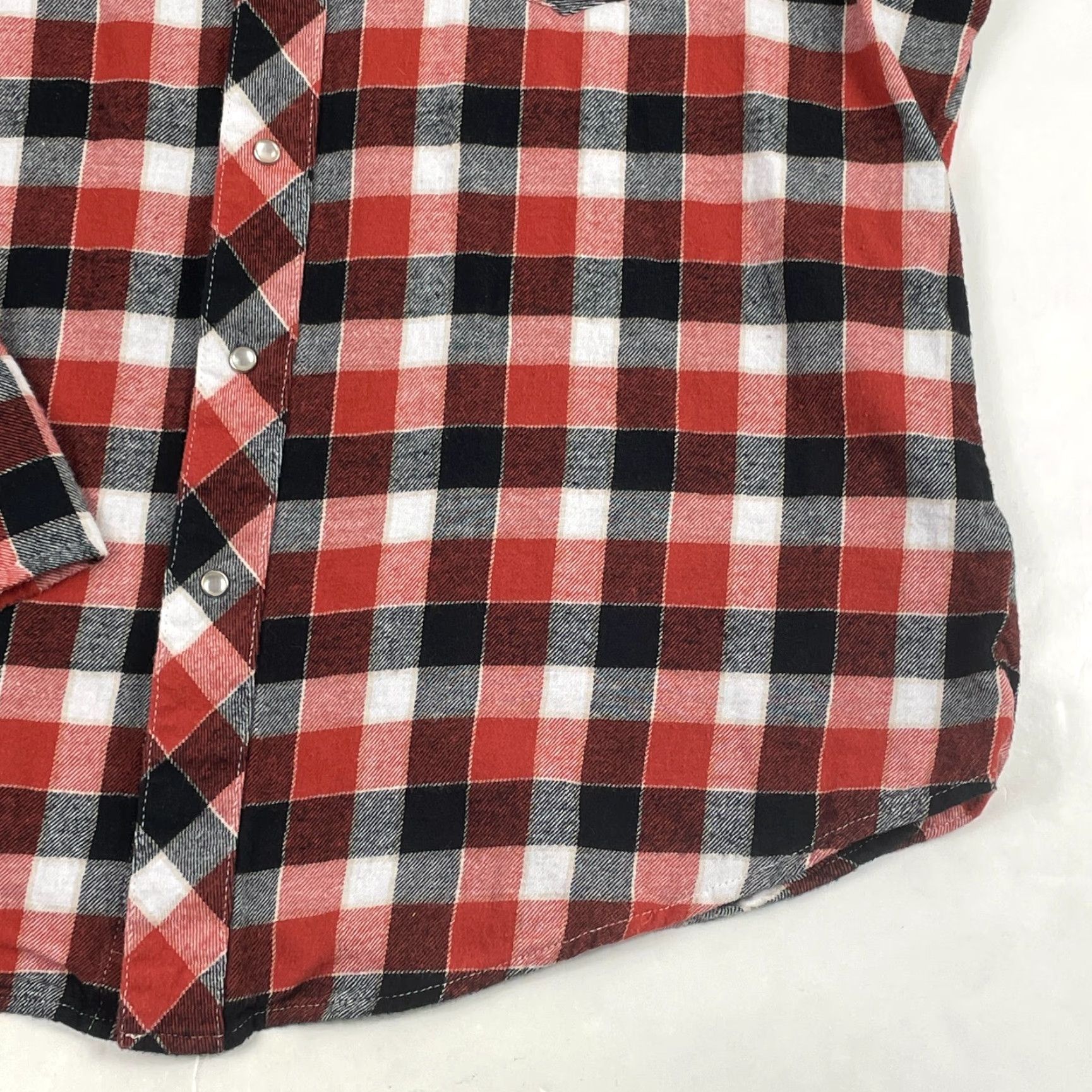 Wrangler VINTAGE Wrangler Shirt Mens XL Red Flannel Pearl Snap Western Cowboy Wrangler Wrancher Plaid Outdoor Western Farmer Boys Mens Size US XL / EU 56 / 4 - 4 Thumbnail