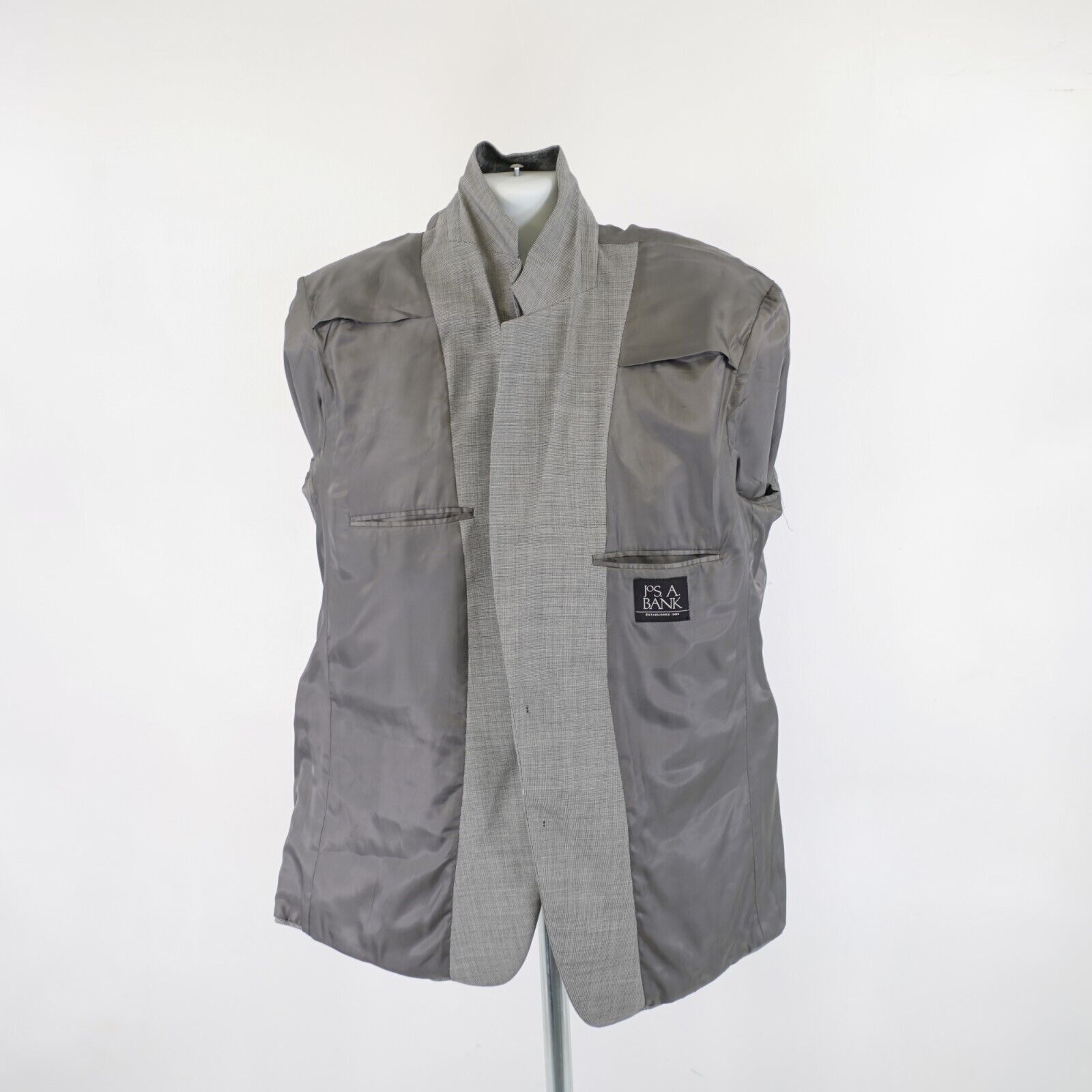 Jos. A. Bank Jos A Bank Wool Gray Star Check 2 Piece Suit 46R 41/29 2 But Size 46R - 14 Thumbnail