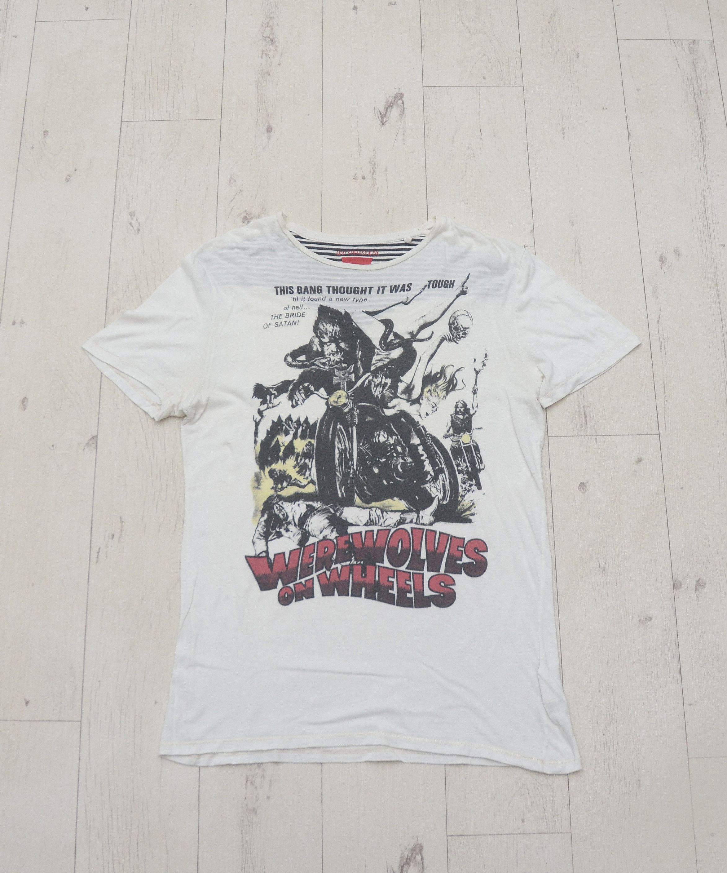 Levi's × Vintage Levi’s Vintage Paperthin Thrashed Warewolves On Wheels Tee Size US S / EU 44-46 / 1 - 2 Thumbnail