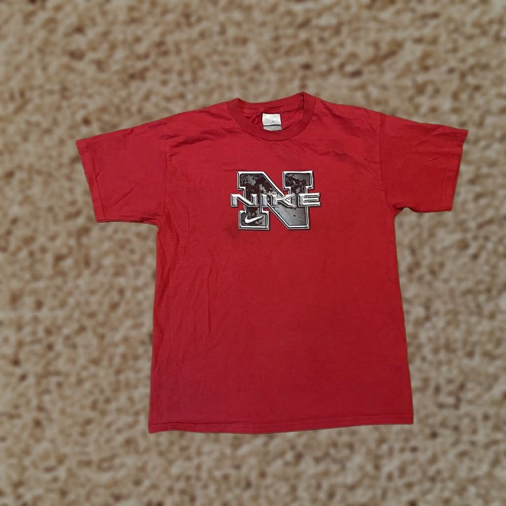 Nike VINTAGE Nike Y2K Red T-Shirt S/S Crew Neck Logo Swoosh Men L Size US L / EU 52-54 / 3 - 1 Thumbnail