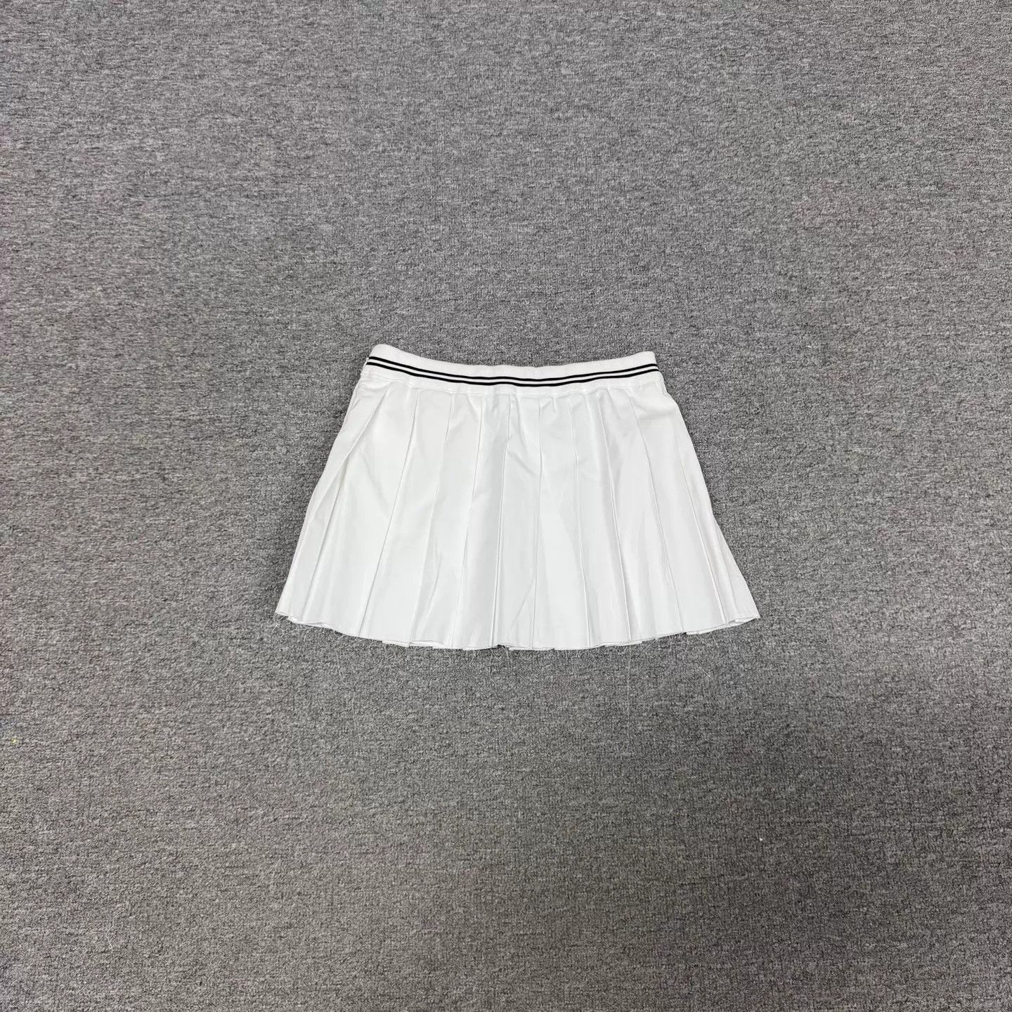 Miu Miu MIU MIU White Pleated Logo Mini Skirt Women's 36 Size 25" / US 0 / IT 36 - 2 Thumbnail
