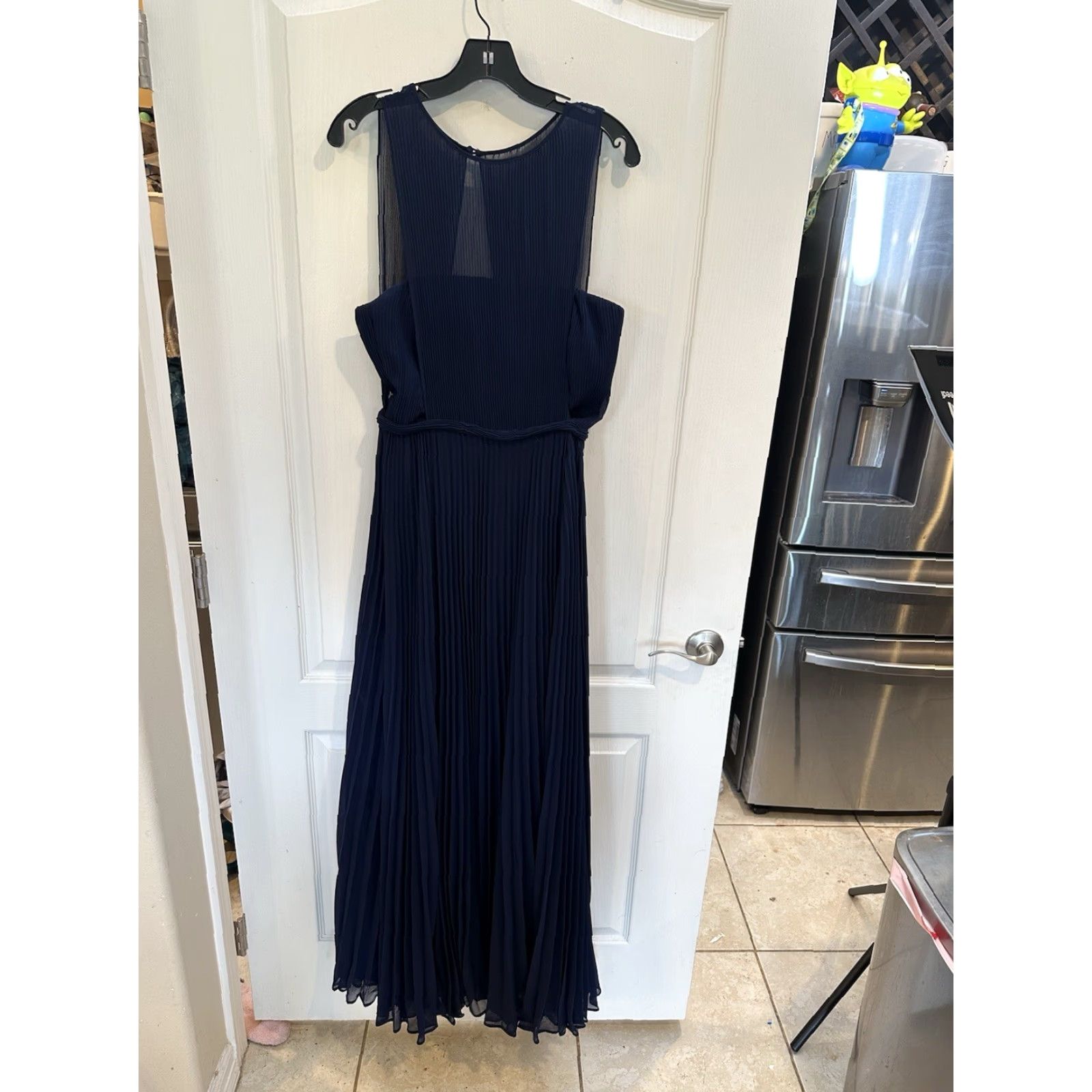 Vintage Fame and Partners Navy Blue Pleated Overlay Sleeveless Long Gown Sz 8 Front Slit Women Maxi Dress Ball Gown Accessories: Pleated Size M / US 6-8 / IT 42-44 - 2 Thumbnail