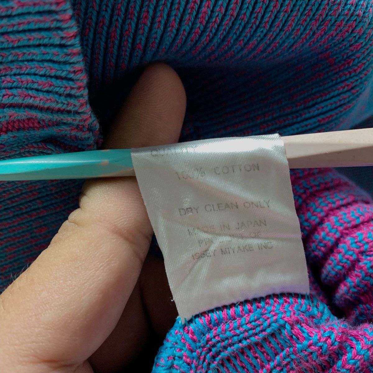 Issey Miyake Vtg Issey Miyake Knit Magenta Blue Sweater Size US M / EU 48-50 / 2 - 14 Thumbnail