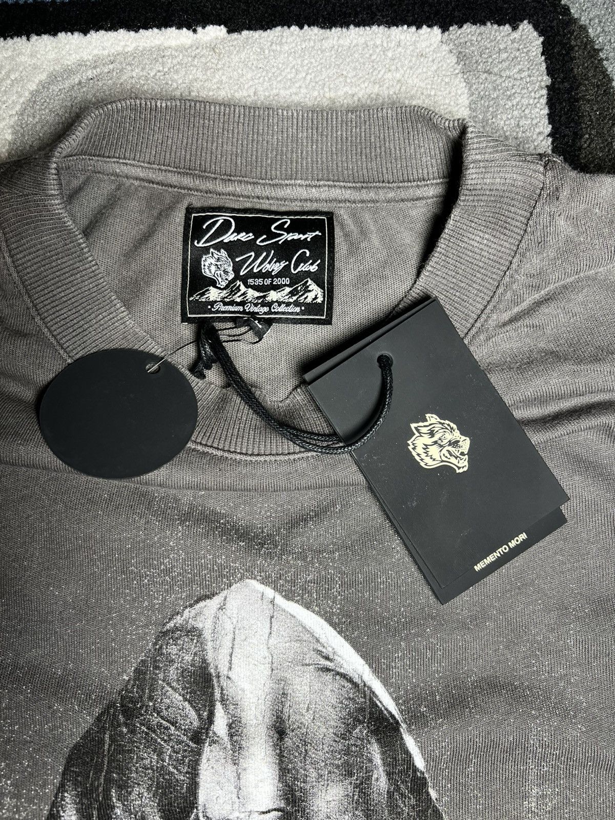 Darc Sport Darc Sport Wolves Club Momento Mori Size XL Grey shirt NWT Size US XL / EU 56 / 4 - 4 Thumbnail