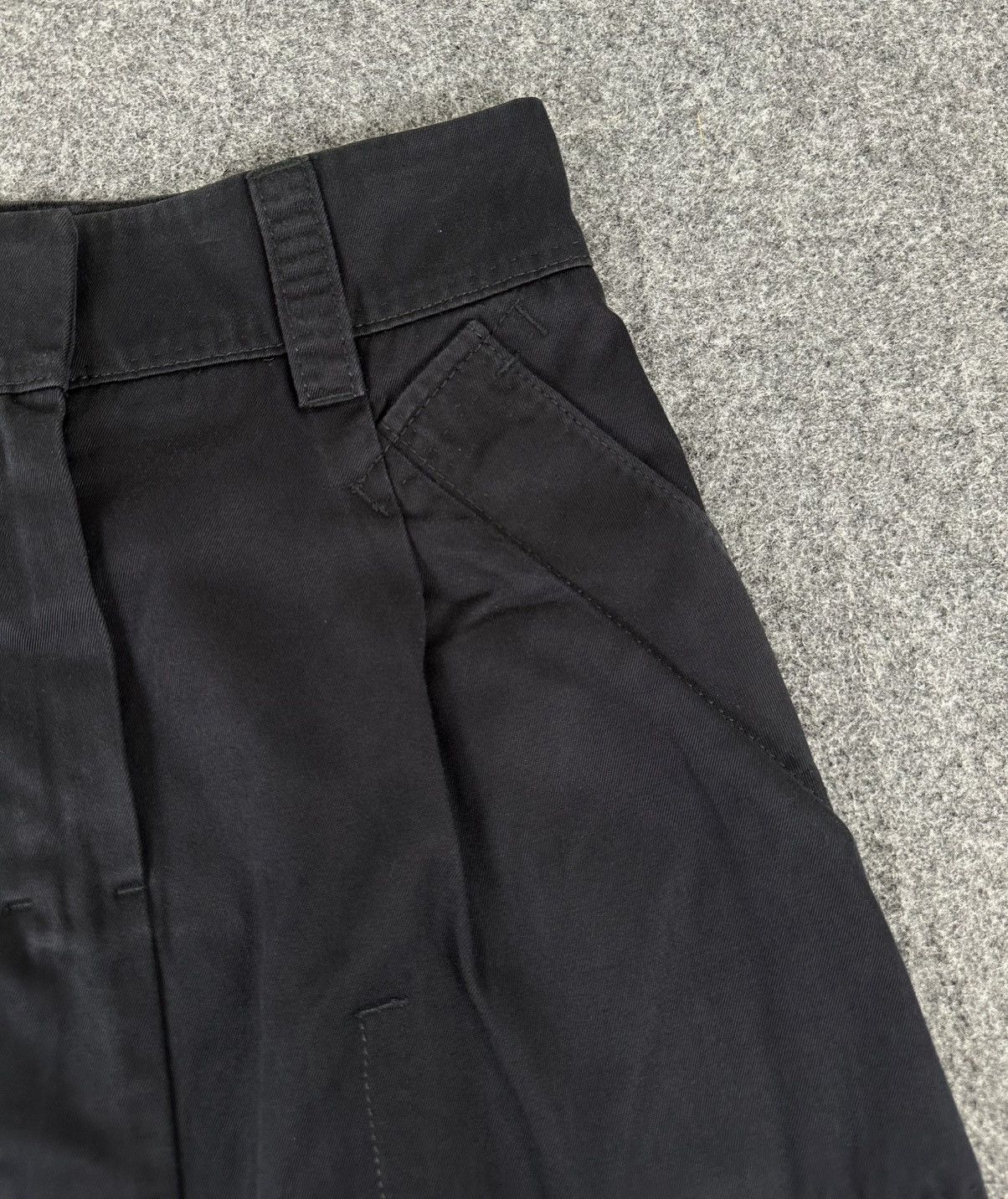 Louis Vuitton Louis Vuitton - Mini Skirt - Strapped and Button Details Size 26" / US 2 / IT 38 - 6 Thumbnail