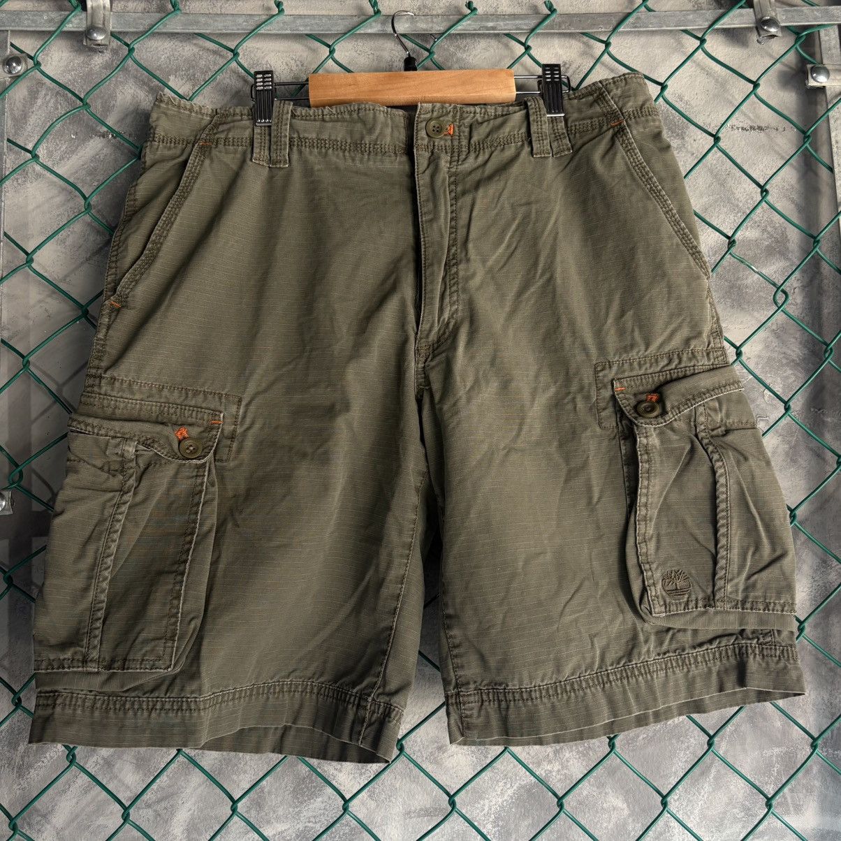 Timberland Vintage Timberland Cargo Shorts Men 34 Green Baggy Military Size US 34 / EU 50 - 2 Thumbnail