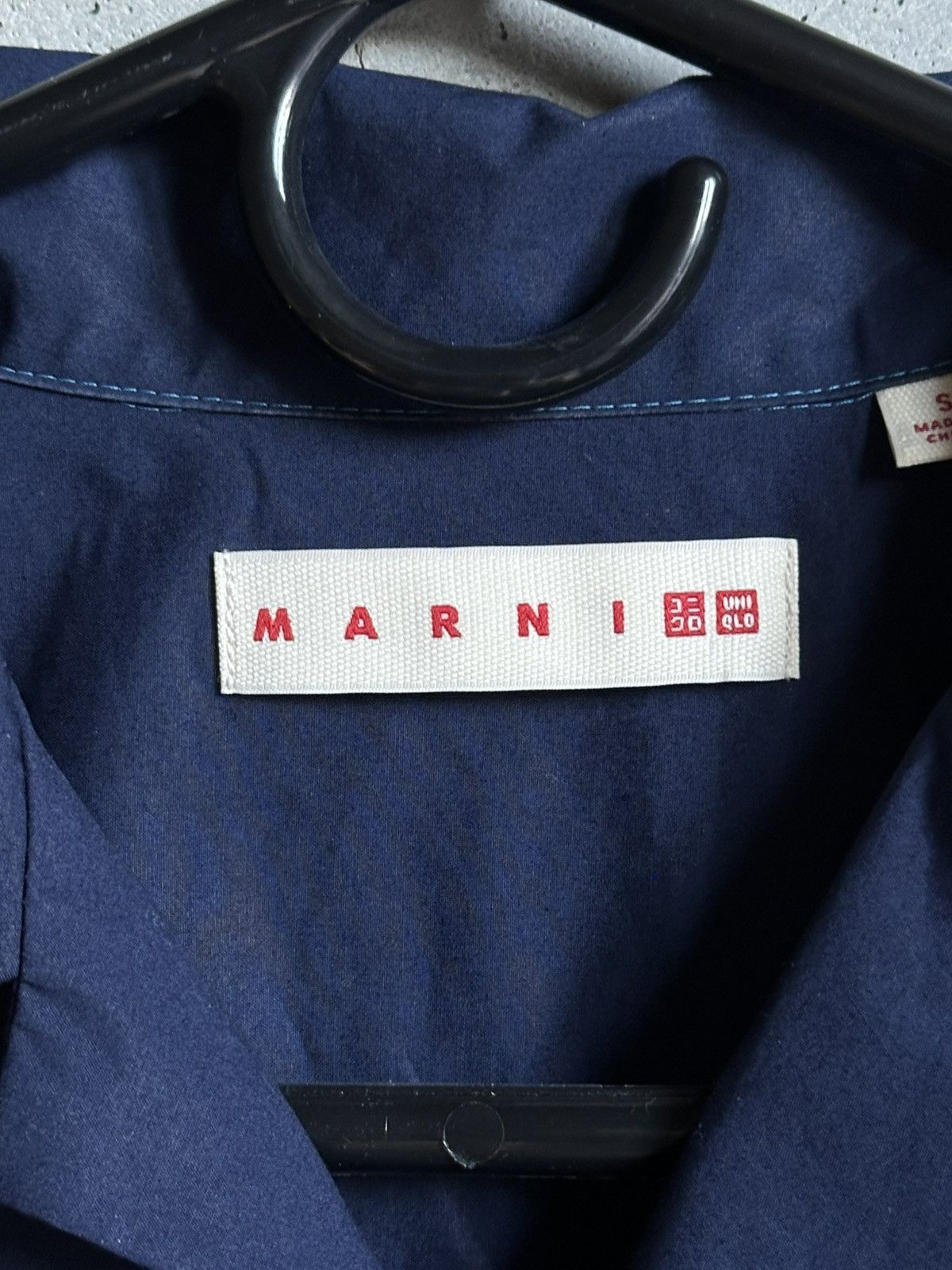 Marni × Uniqlo Marni x Uniqlo Open Collar Shirt (Boxy & Oversized) Size US S / EU 44-46 / 1 - 1 Thumbnail