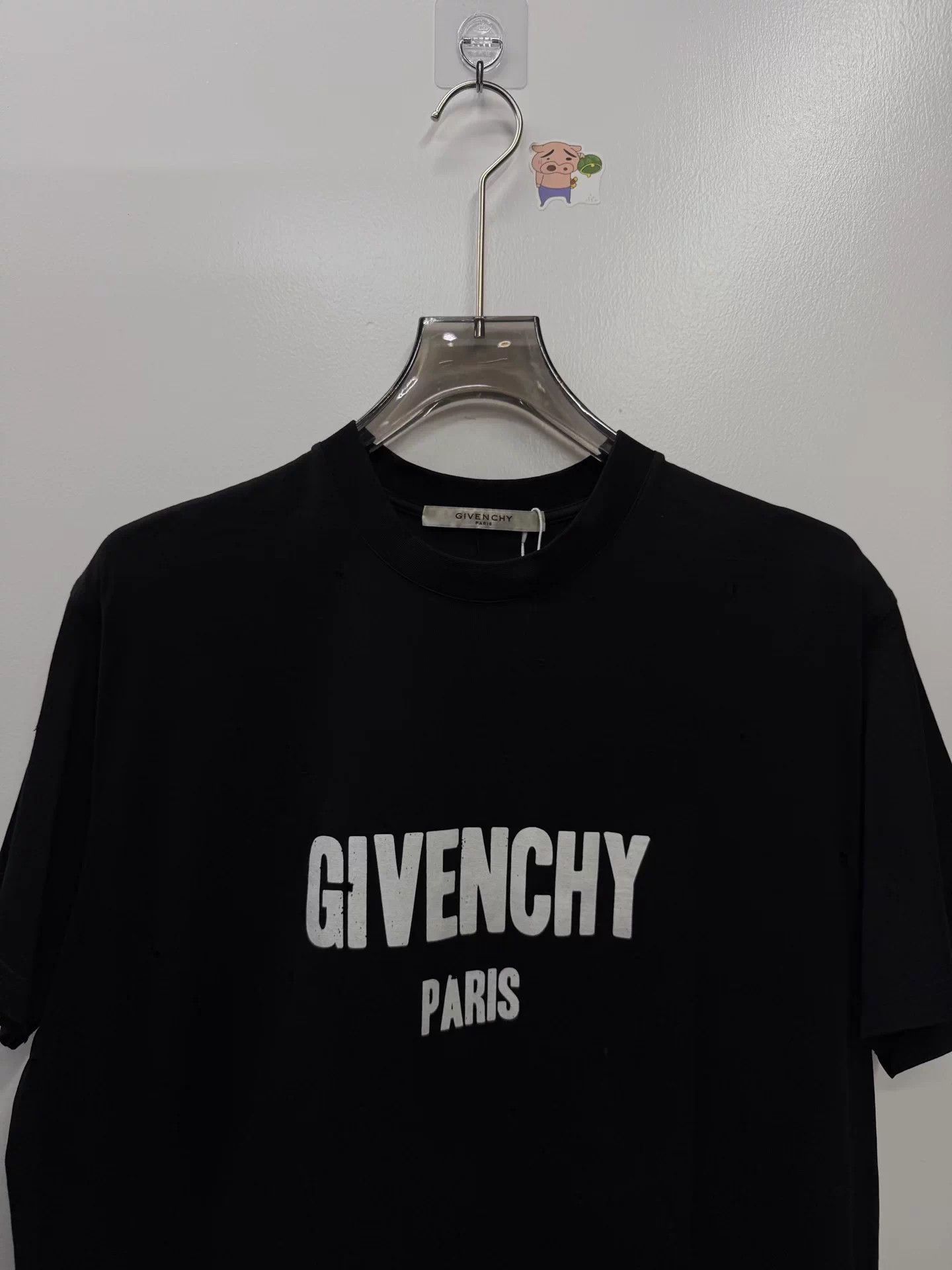 Givenchy Givenchy Black Distressed SS T-shirt XXS Used Size XXS / US 00 / IT 34 - 2 Thumbnail