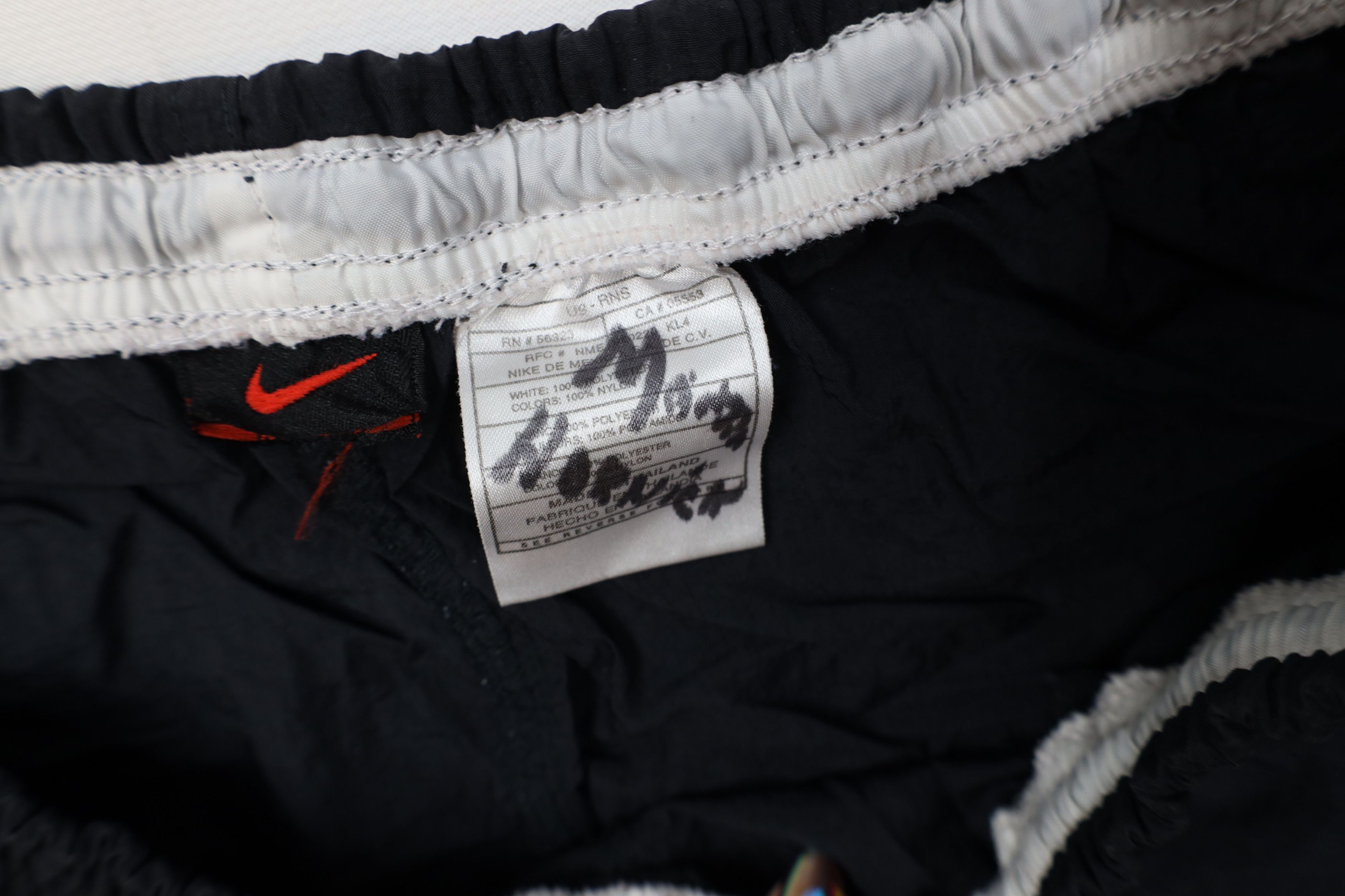 Nike Vintage 90s Nike Mini Swoosh Running Jogging Soccer Shorts Size US 34 / EU 50 - 7 Thumbnail