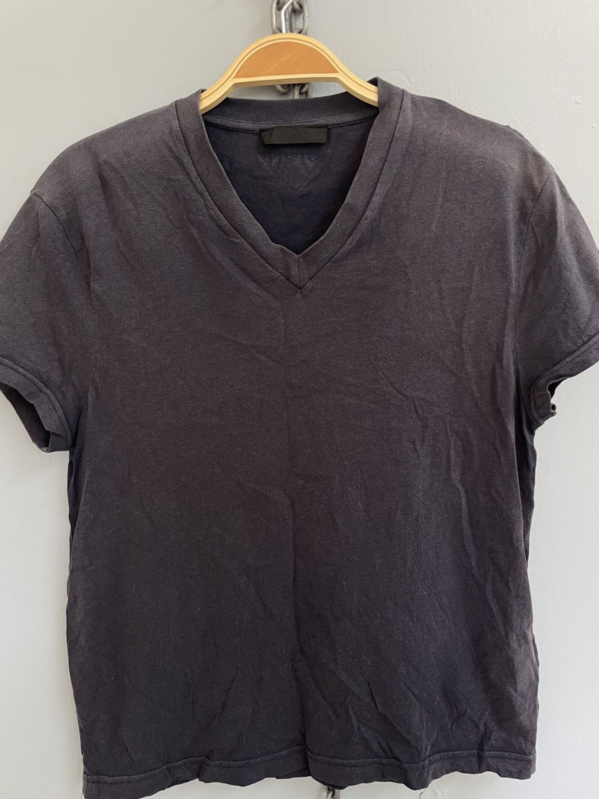 Prada Prada sun faded v neck t shirt Size US XS / EU 42 / 0 - 3 Thumbnail