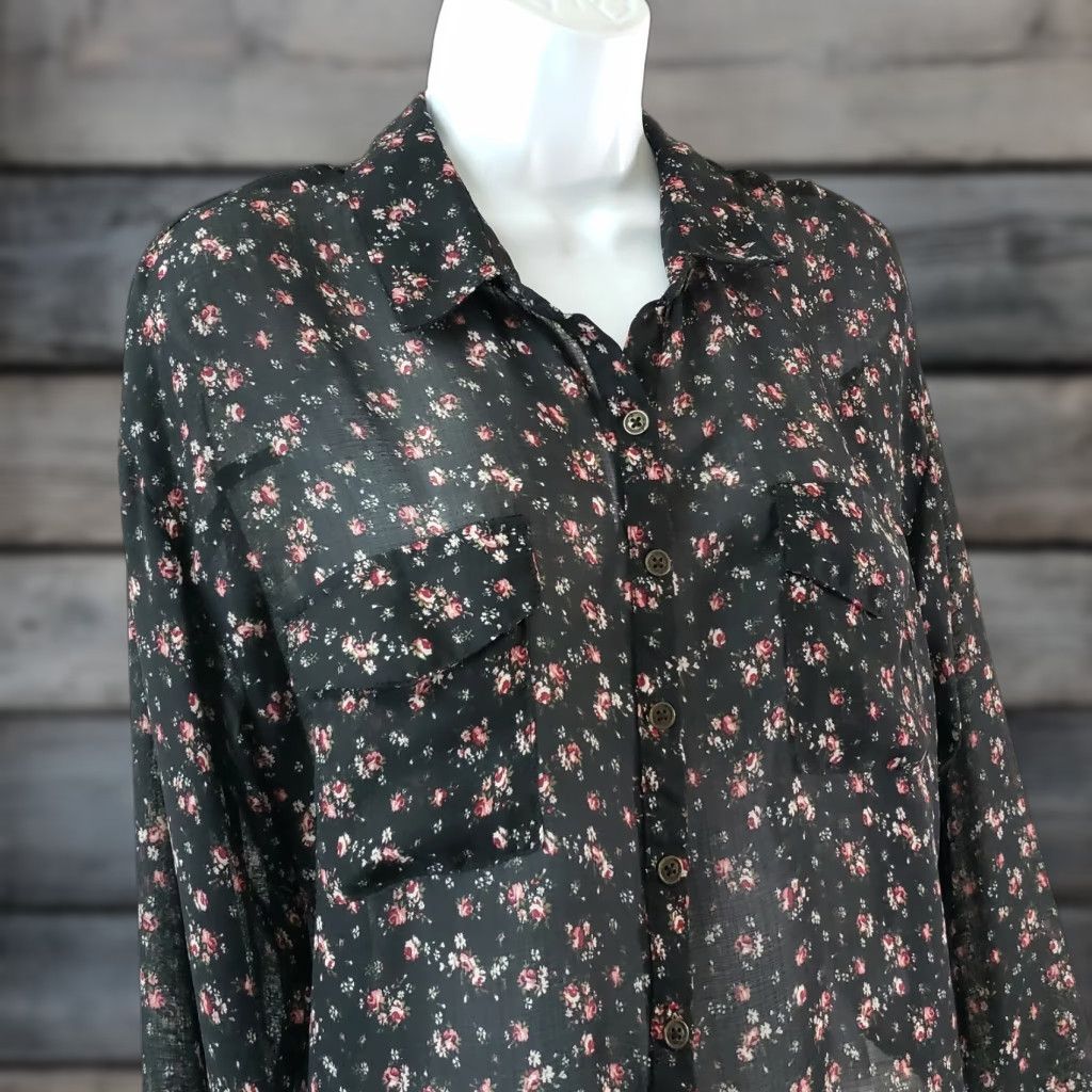 Vintage Wild Fable Womens Button Front Top Cropped Black Floral Sheer Size M Size M / US 6-8 / IT 42-44 - 1 Thumbnail